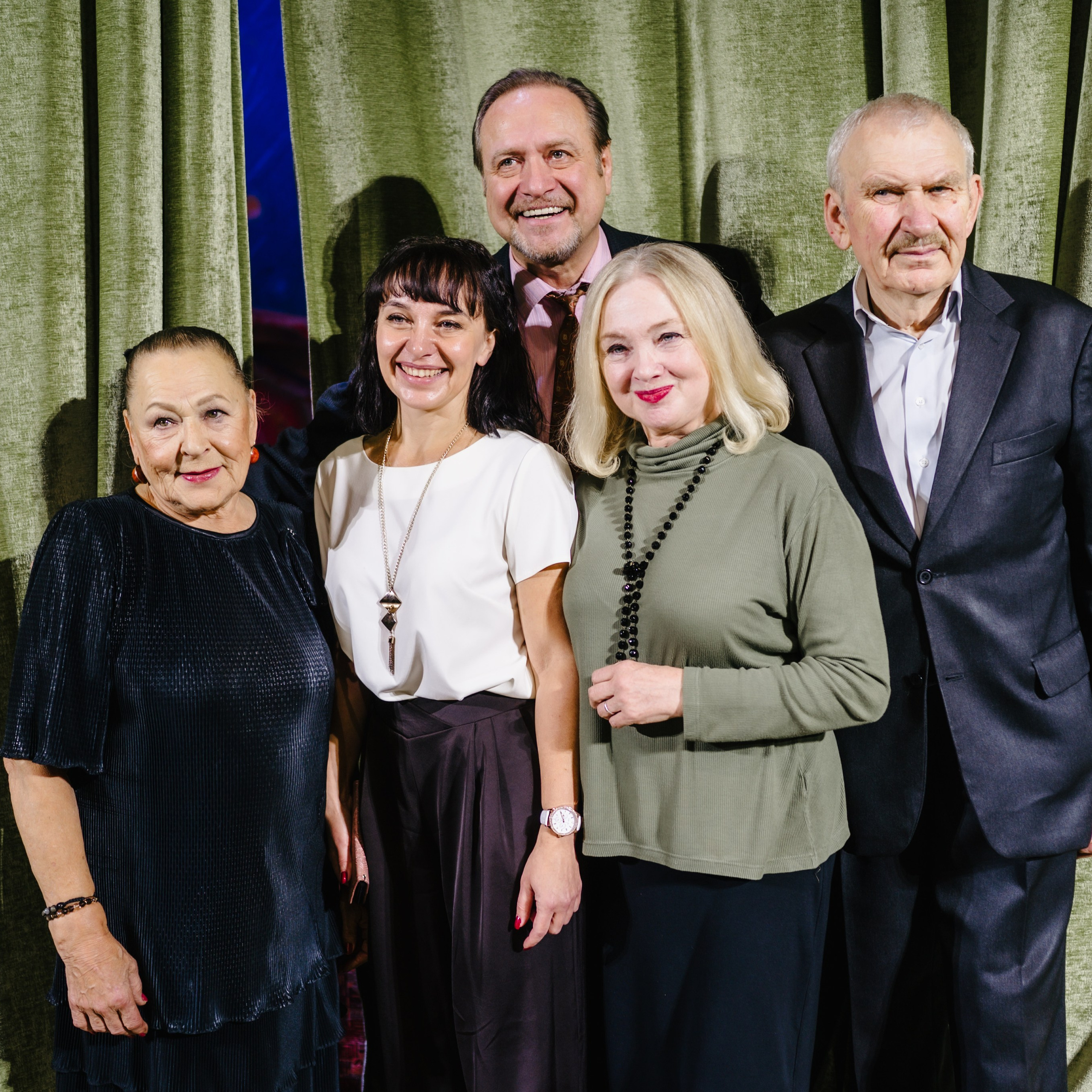 Спектакль «Незамужняя женщина»