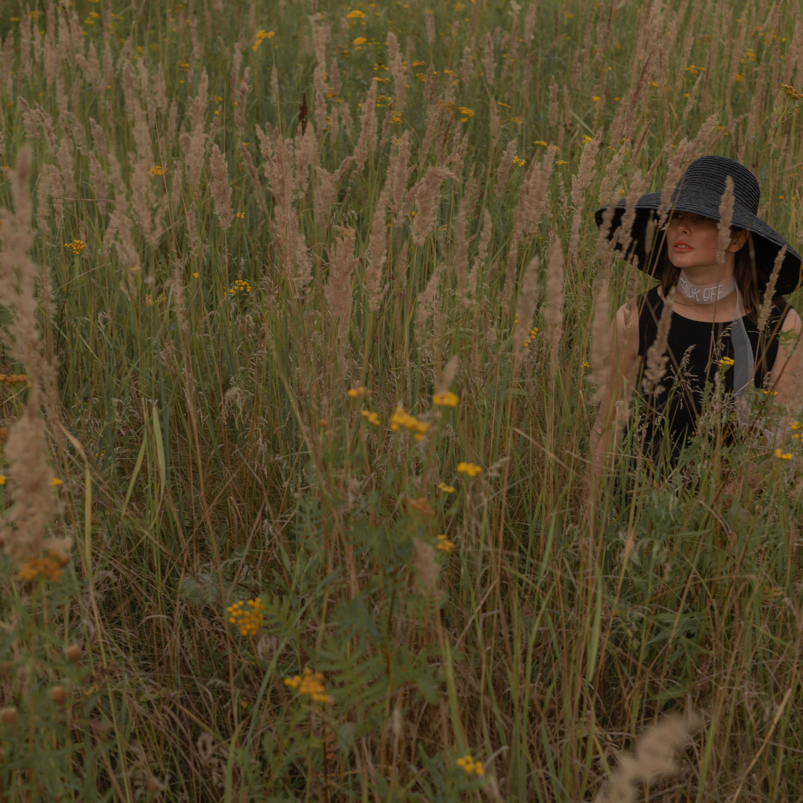 Инна (съемка в поле)