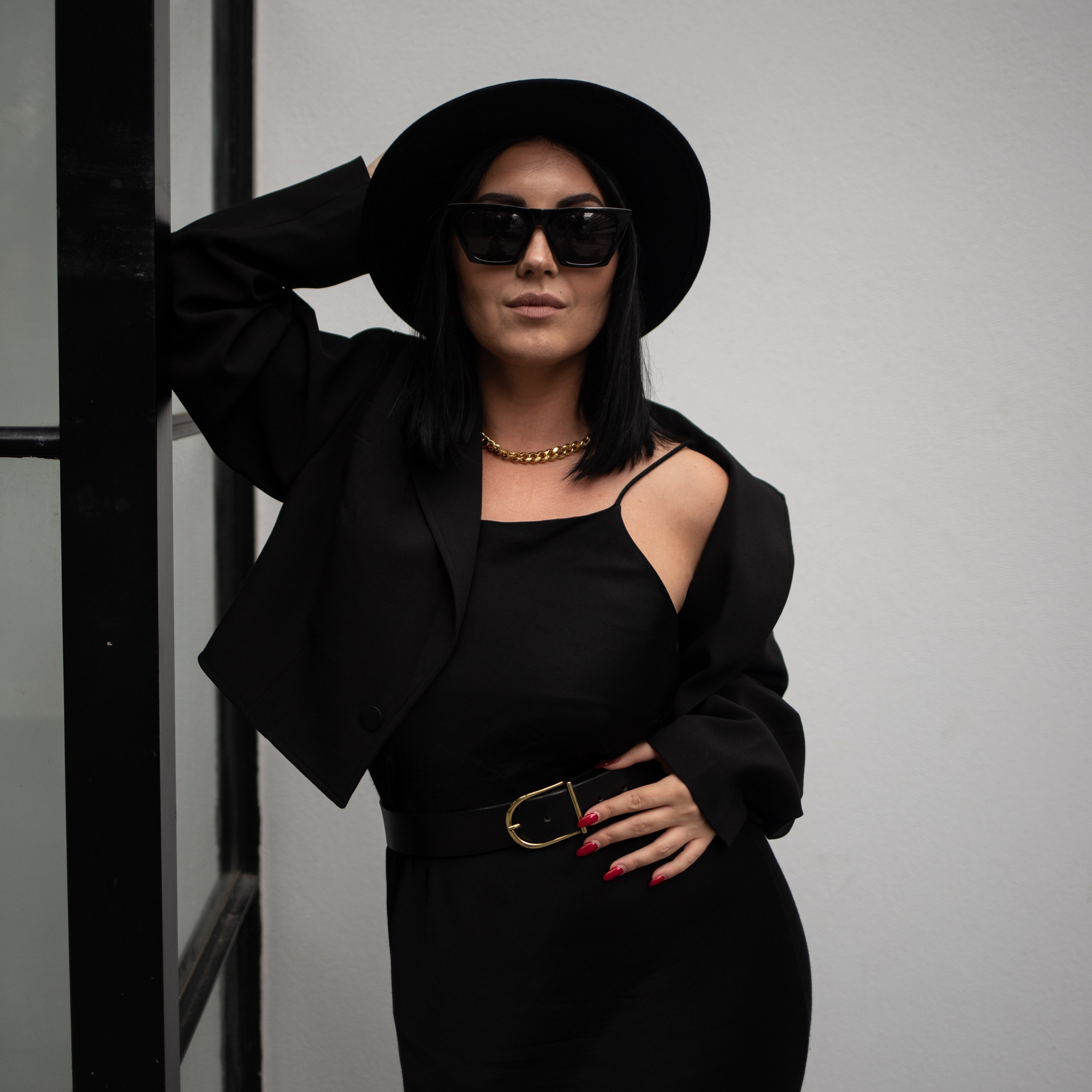 ЖЕНСКИЙ ПОРТРЕТ