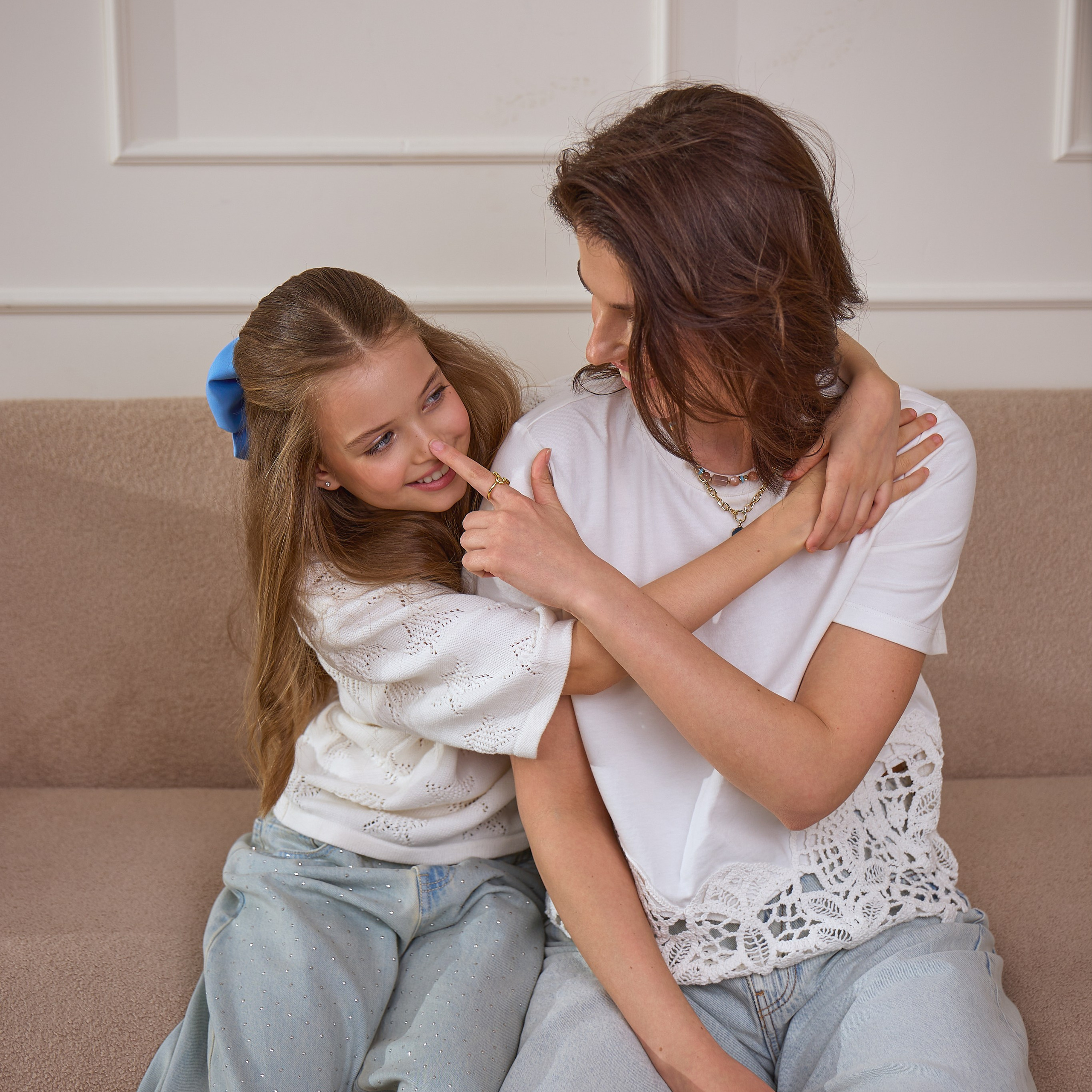 Если Мы не знаем заранее как будет проходить съемка, какой у нас сценарий, какое понимание готового результат от съемки, отсюда и отсутствие уверенности, что всё под контролем, напряжение в кадре, скованность и зачастую ощущение «это не я»…