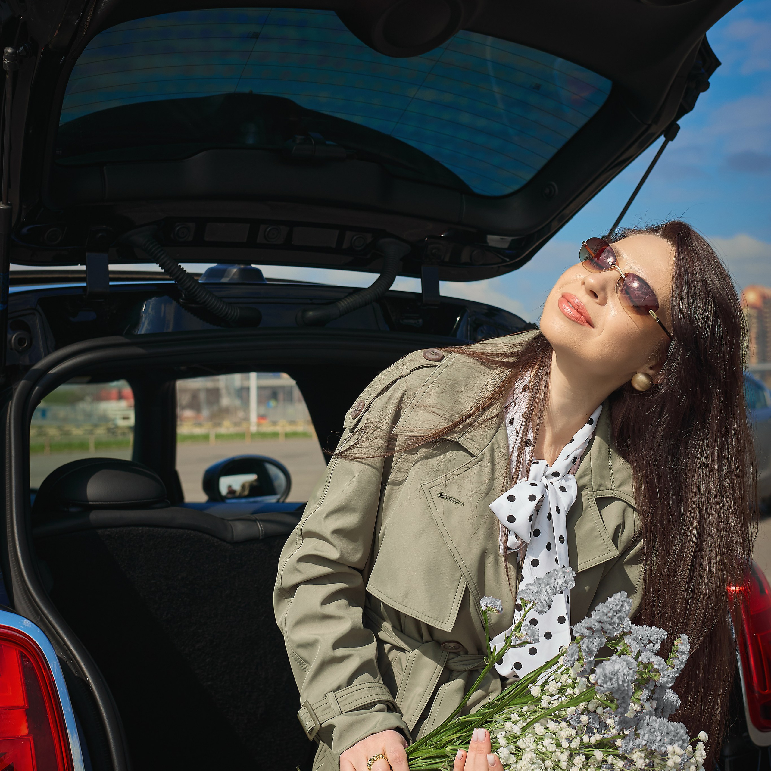 Когда визажист обязателен— портретная съёмка— съёмка для работы, бренда— съёмка при студийном светеПочему:— камера требует более плотной проработки— важна чистота кожи— важно выделение глаз, скул, губ