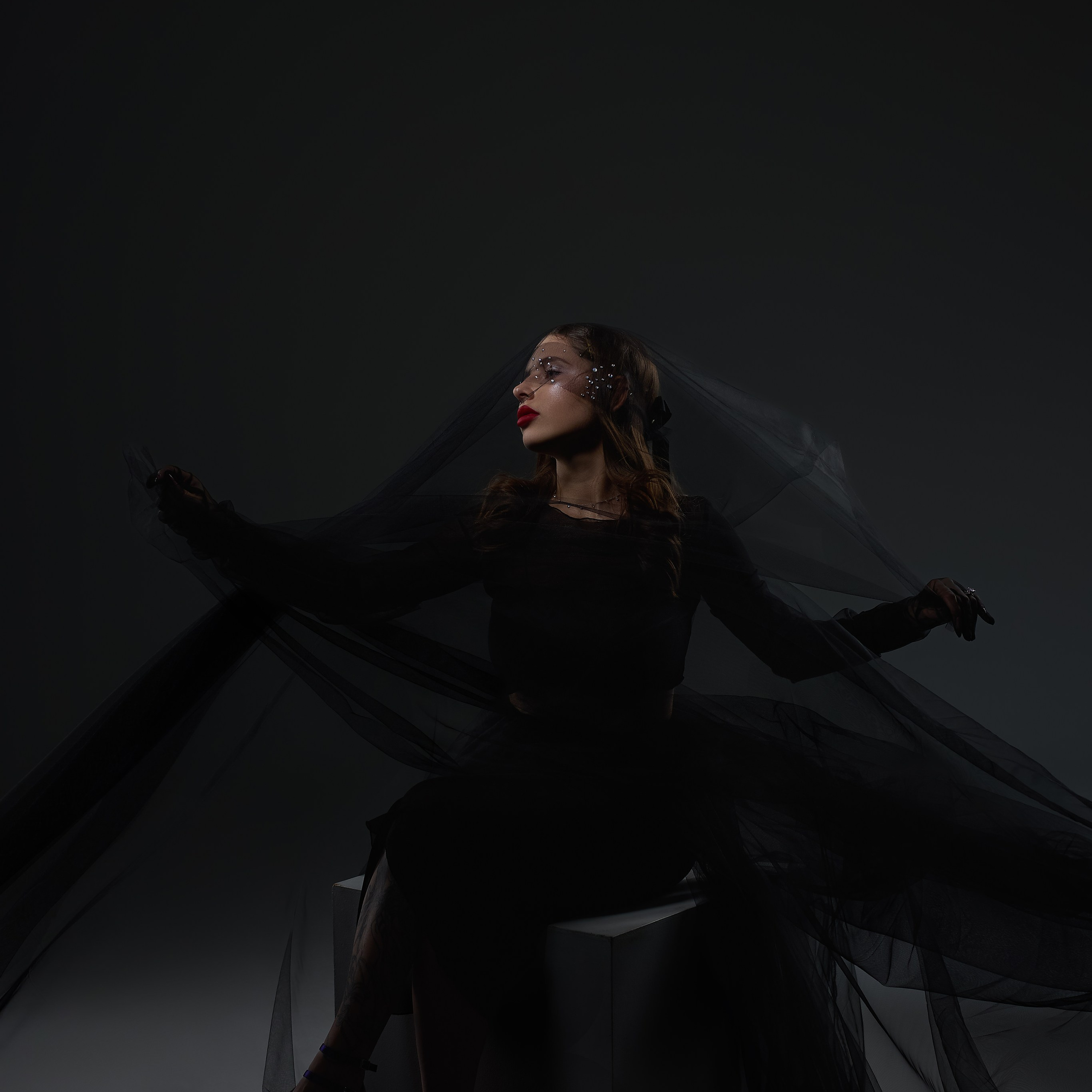 Черный фатин