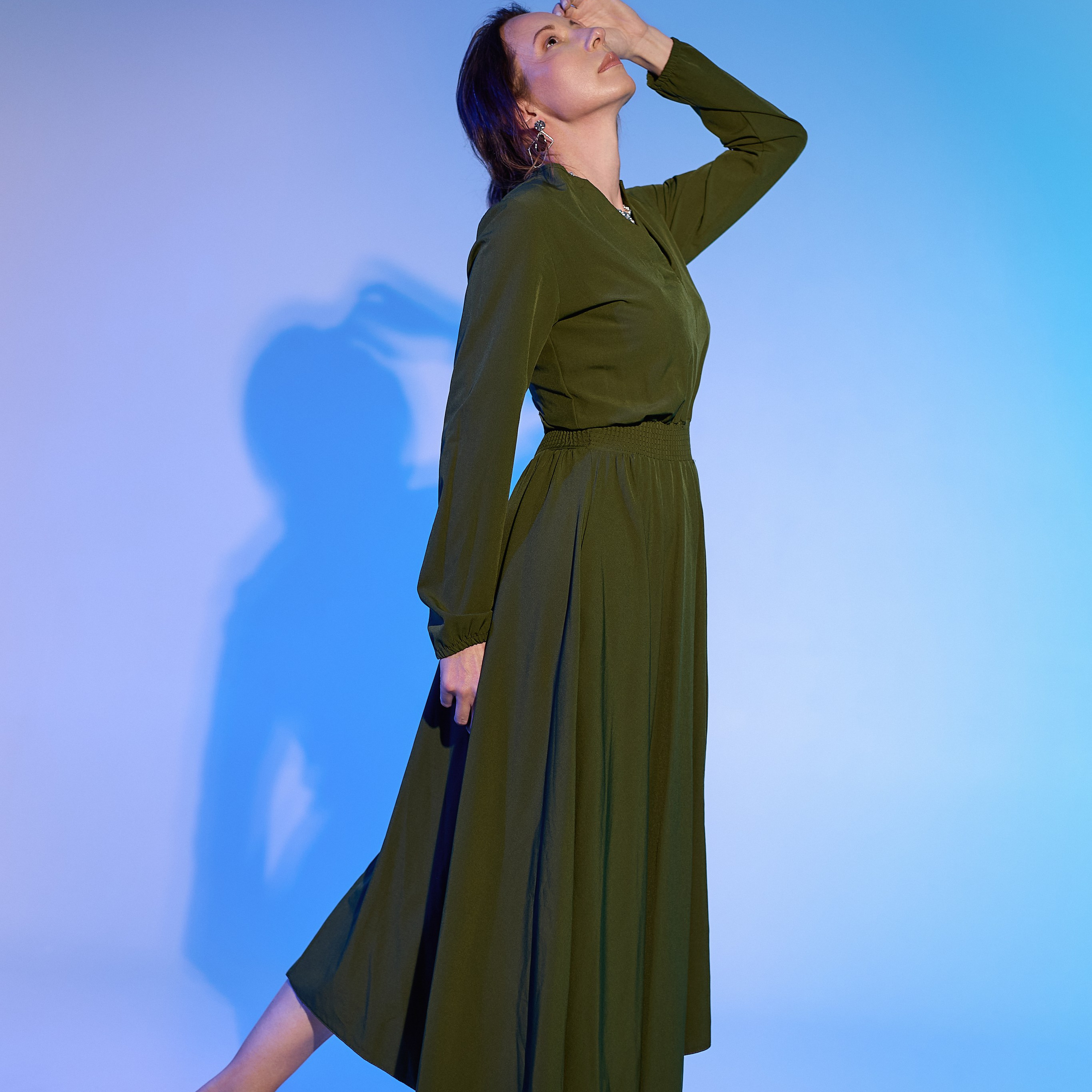 Референсы — это примеры фотографий, которые вы хотите повторить или на которые ориентируетесь. Необязательно повторять все в точности до мельчайших деталей, в некоторых случаях референсы нужны для вдохновения и поиска атмосферы в кадре. Важно, чтобы все подготовленные вами примеры фото были приблизительно в одном стиле, иначе легко запутаться и не получить в итоге ничего путного.