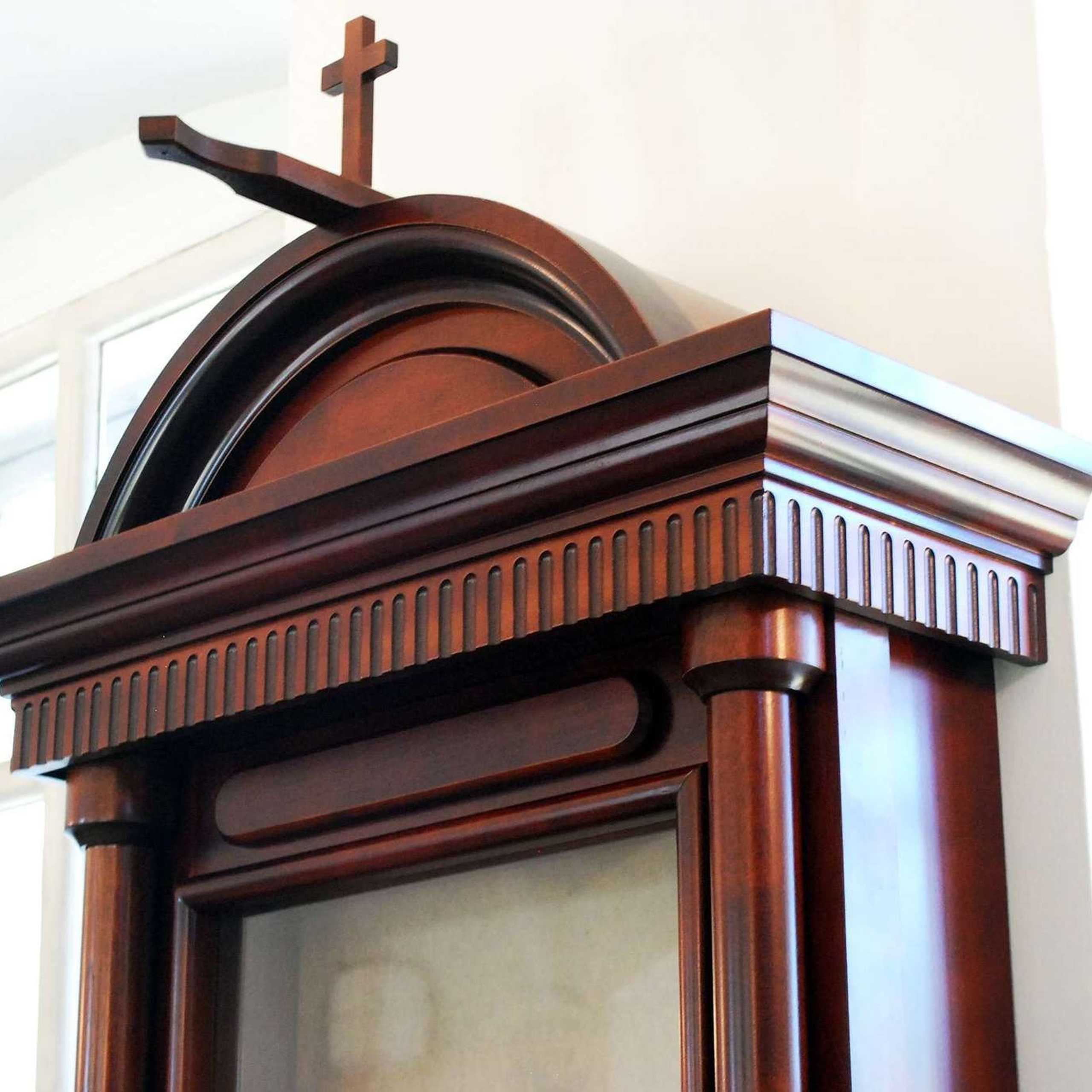 Киоты напольные. Стильная домашняя мебель