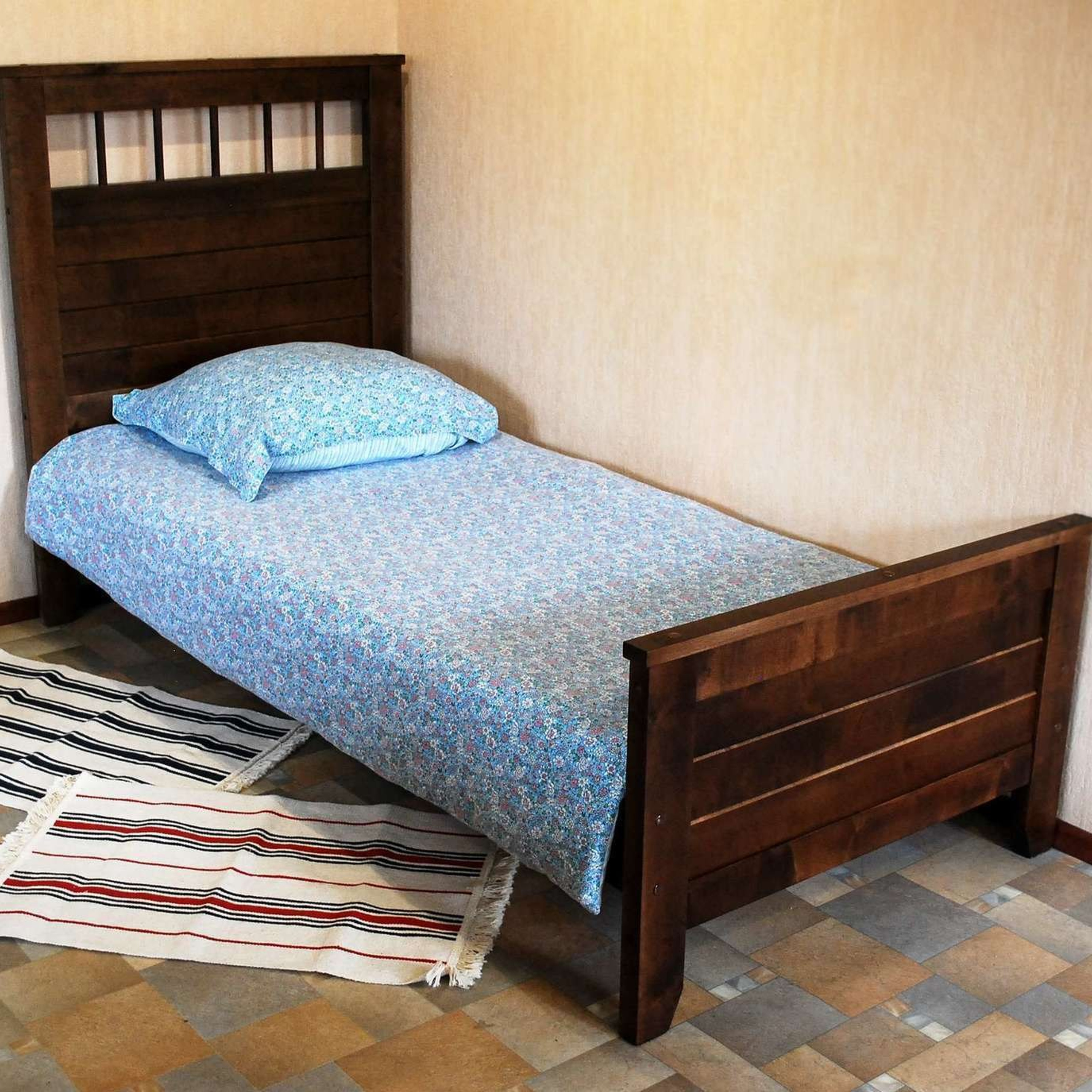 Кровать KT-01. Стильная домашняя мебель