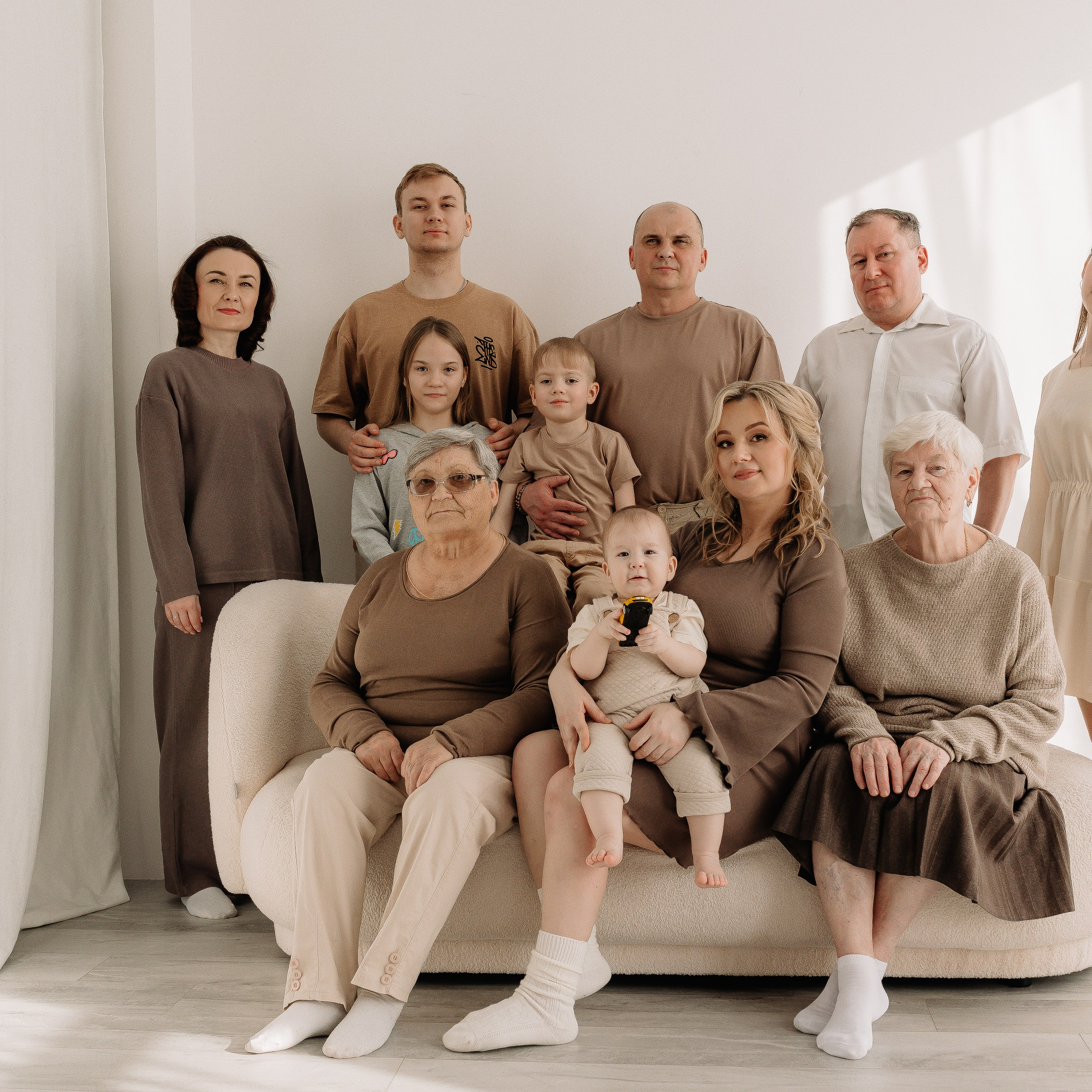 Семейная фотосессия в студии