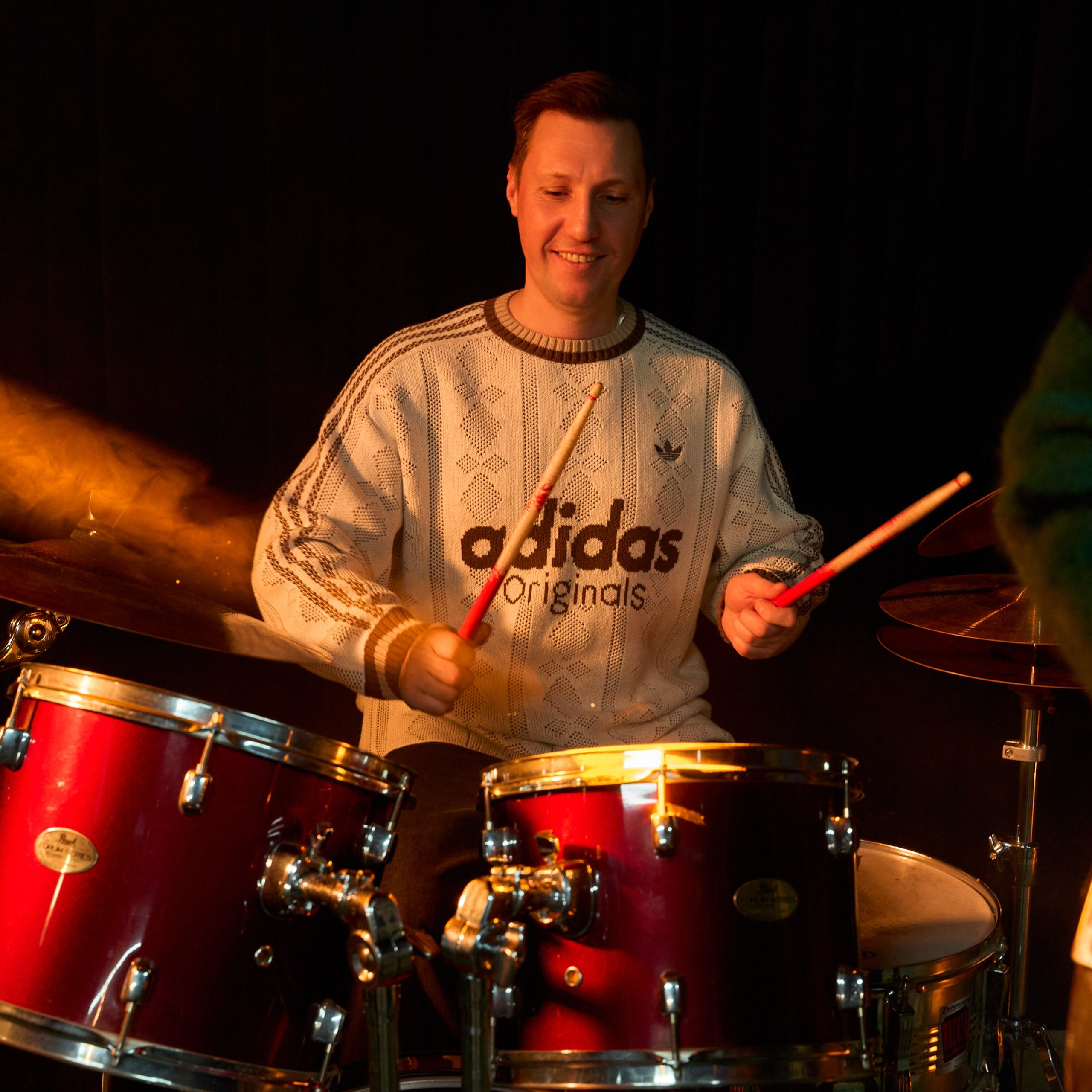 Кто включил музыку?. Александр Сазонов Красноярск