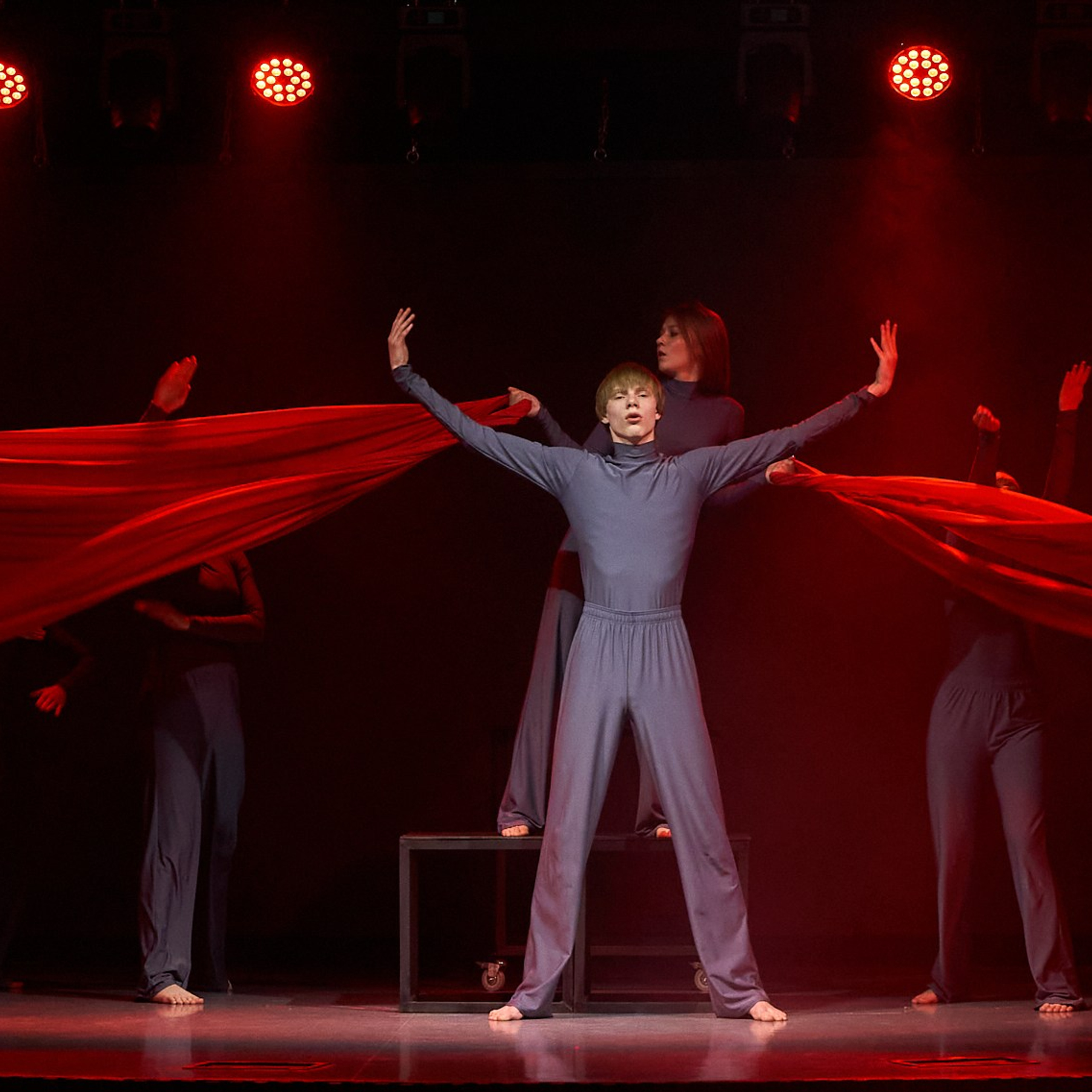 Спектакль «Да» МТБЦ Пилот. Александр Сазонов Красноярск