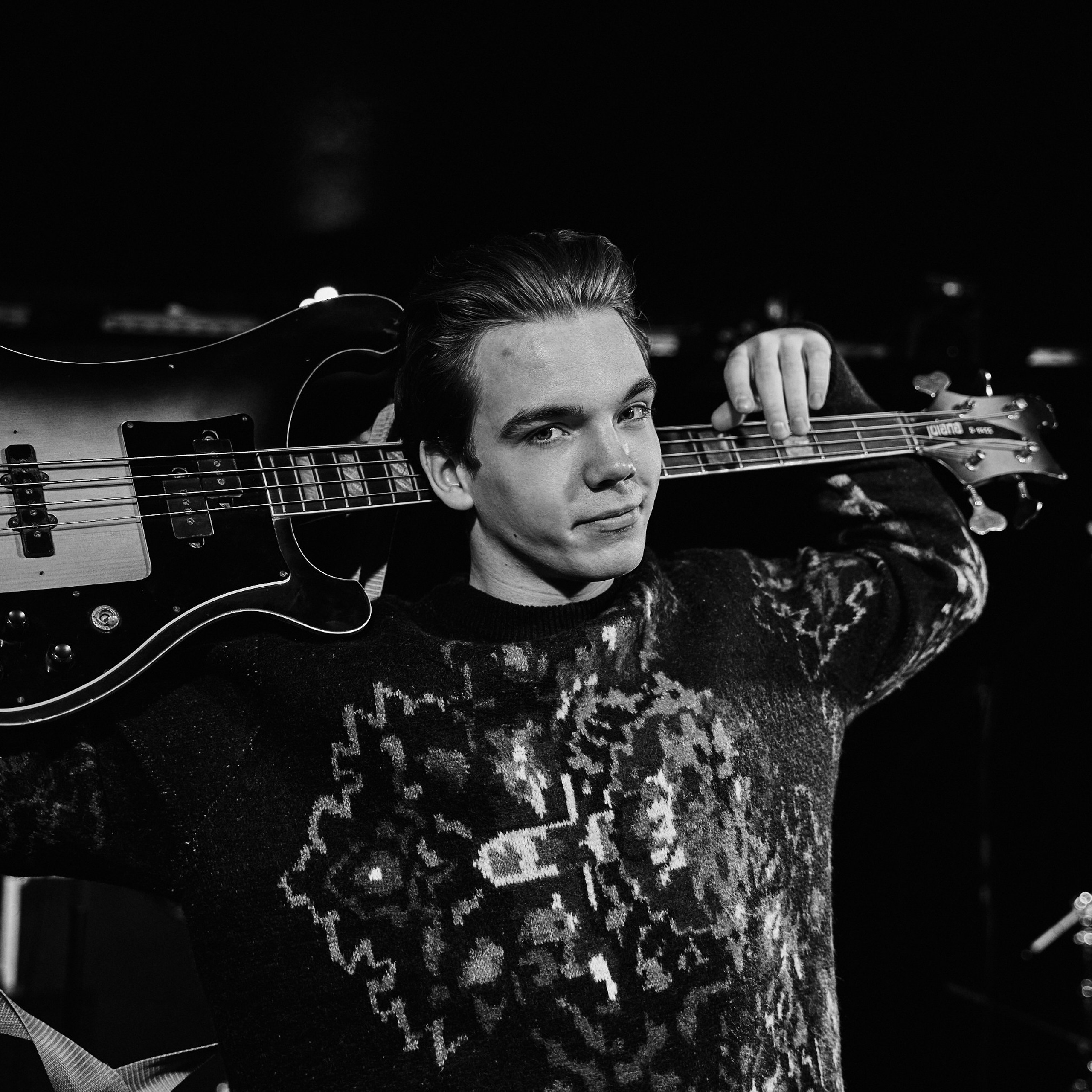 Кто включил музыку?. Александр Сазонов Красноярск