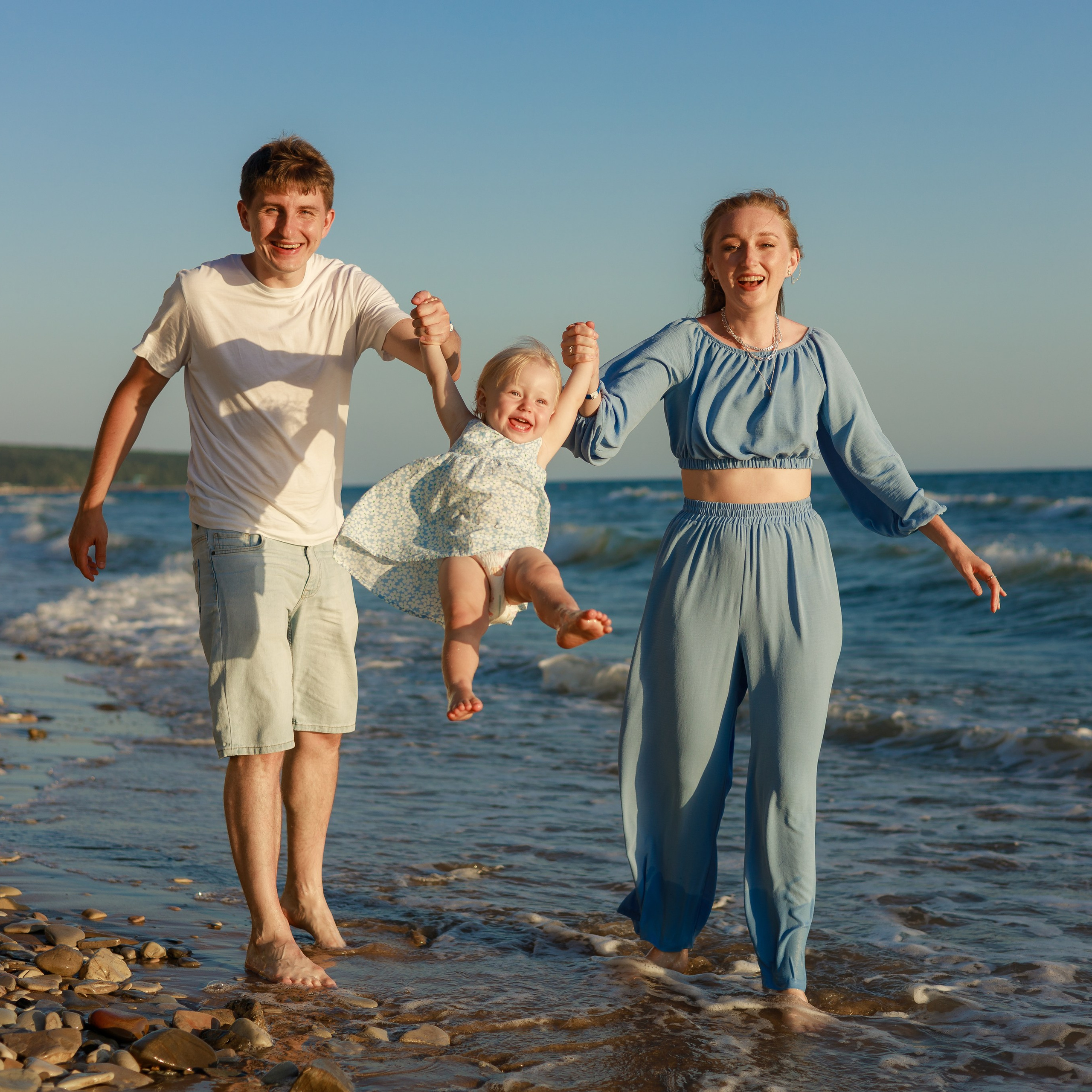 Антон, Катюша и Варечка