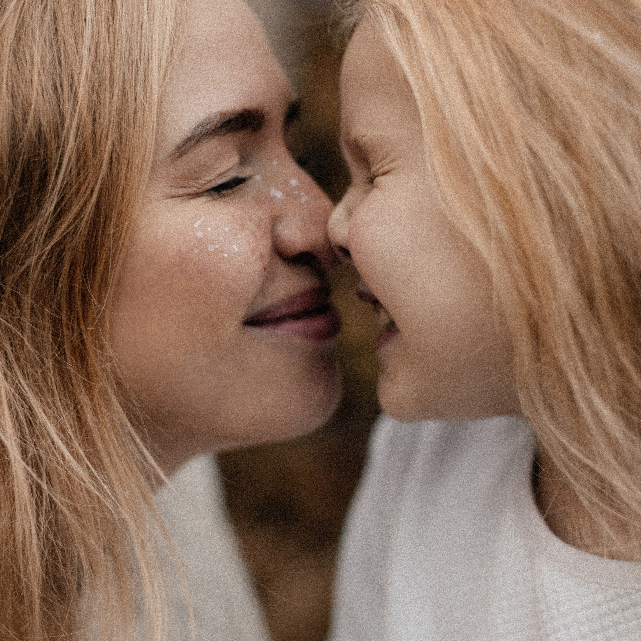 Наташа и Яся грибная фотосессия