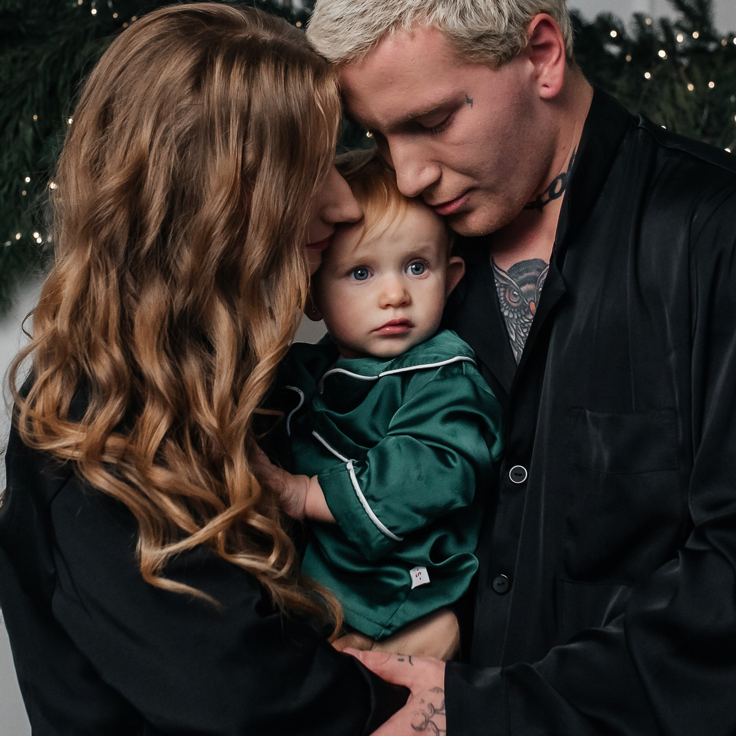 Мама, папа, дочь (атласные пижамы)