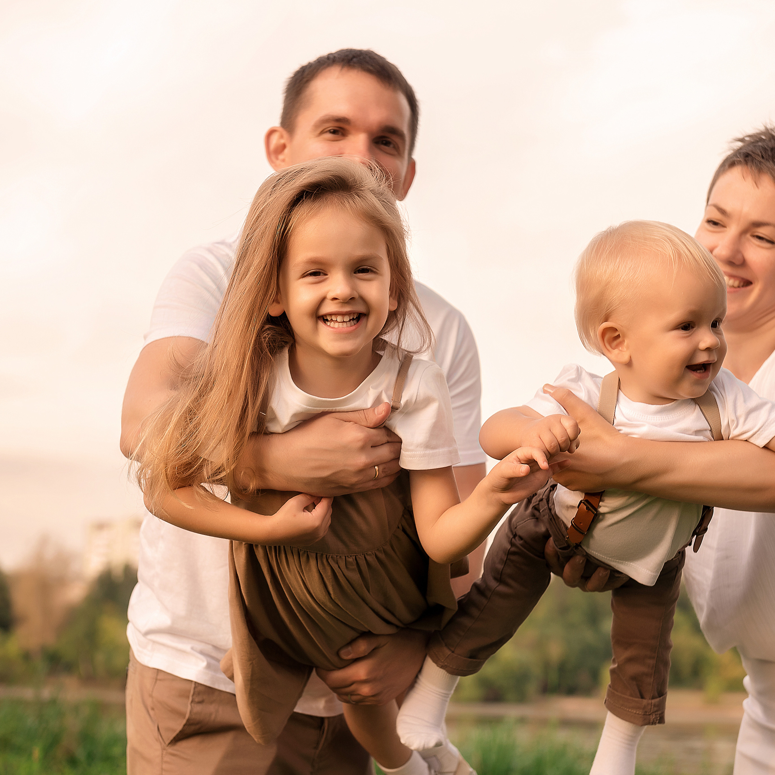 Семейная прогулка