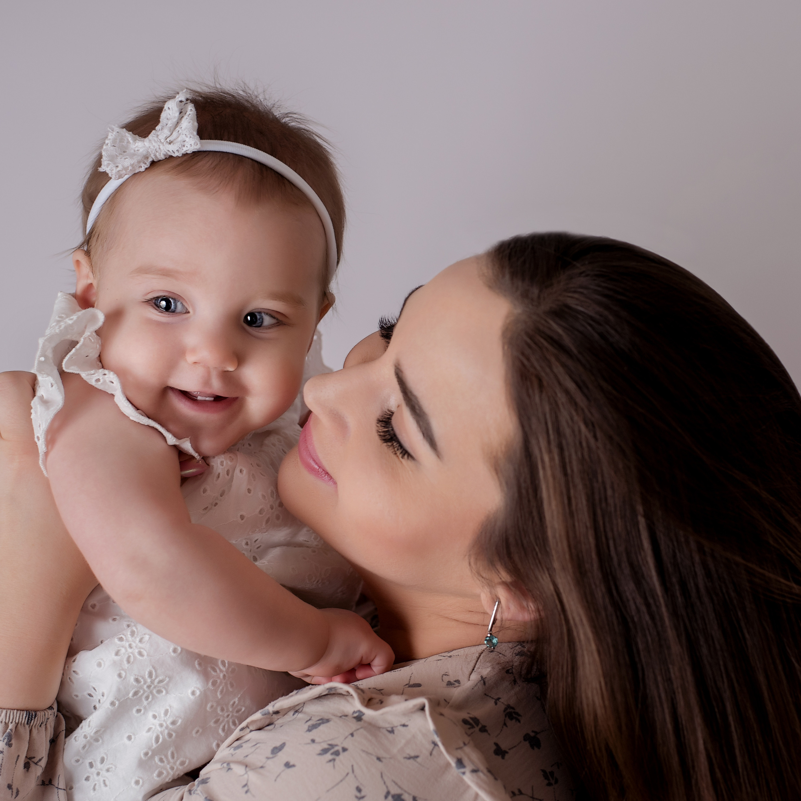 Тамара и Виктория 8 месяцев