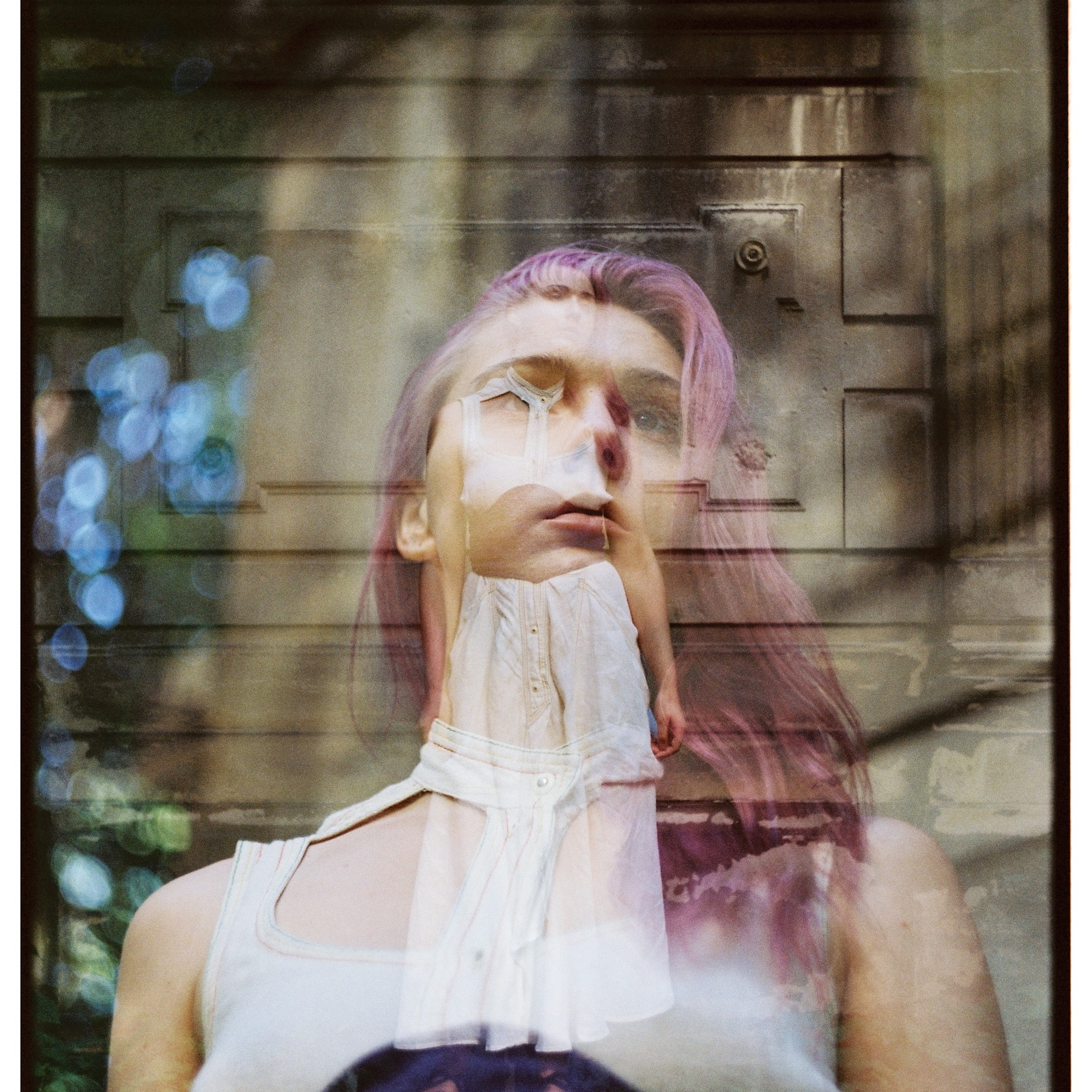 Фотосессия на Лютеранском кладбище на пленку для Кати в Санкт-Петербурге