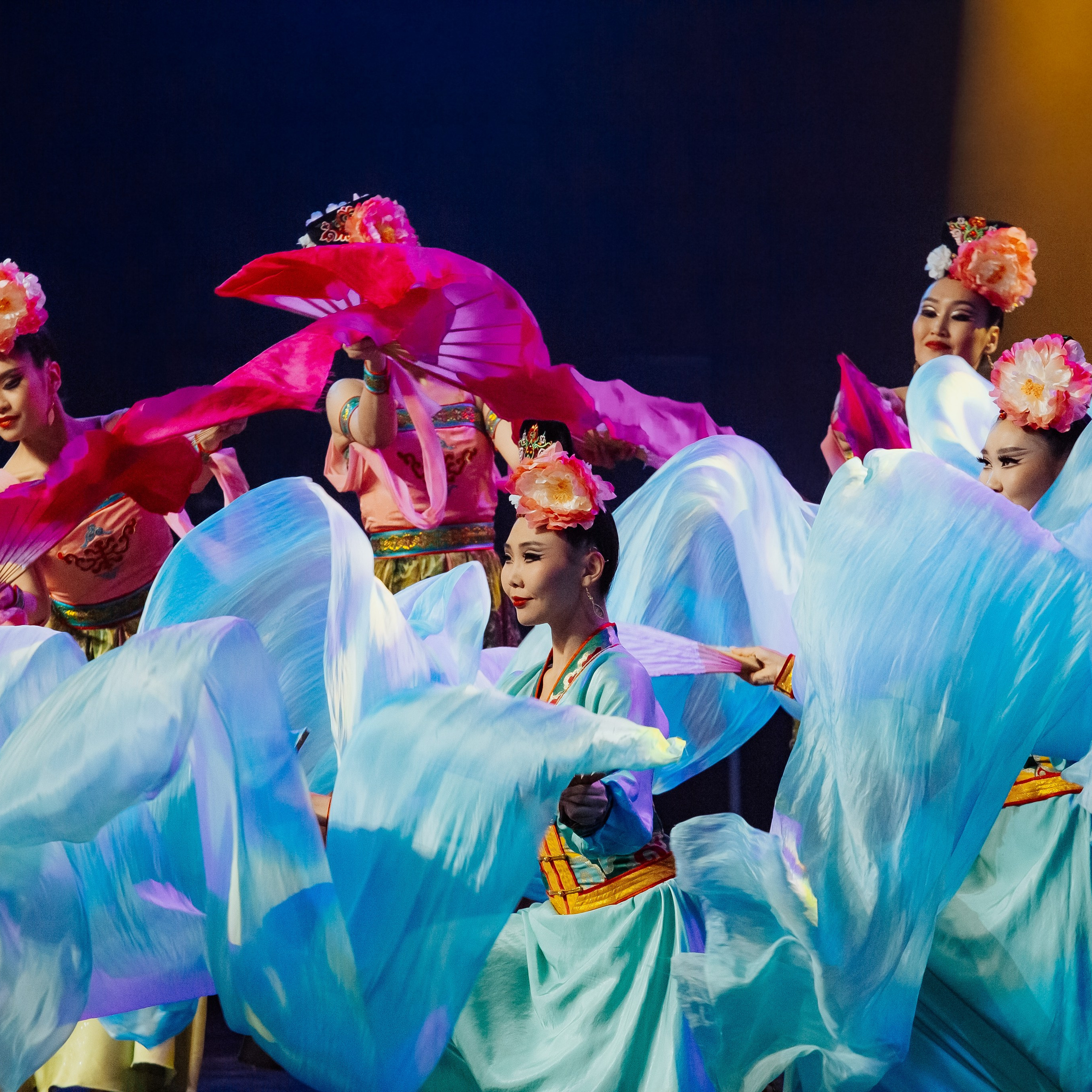«Блеск Азии» Театр Байкал. Фотограф Алтай — Айсур Баксаргин