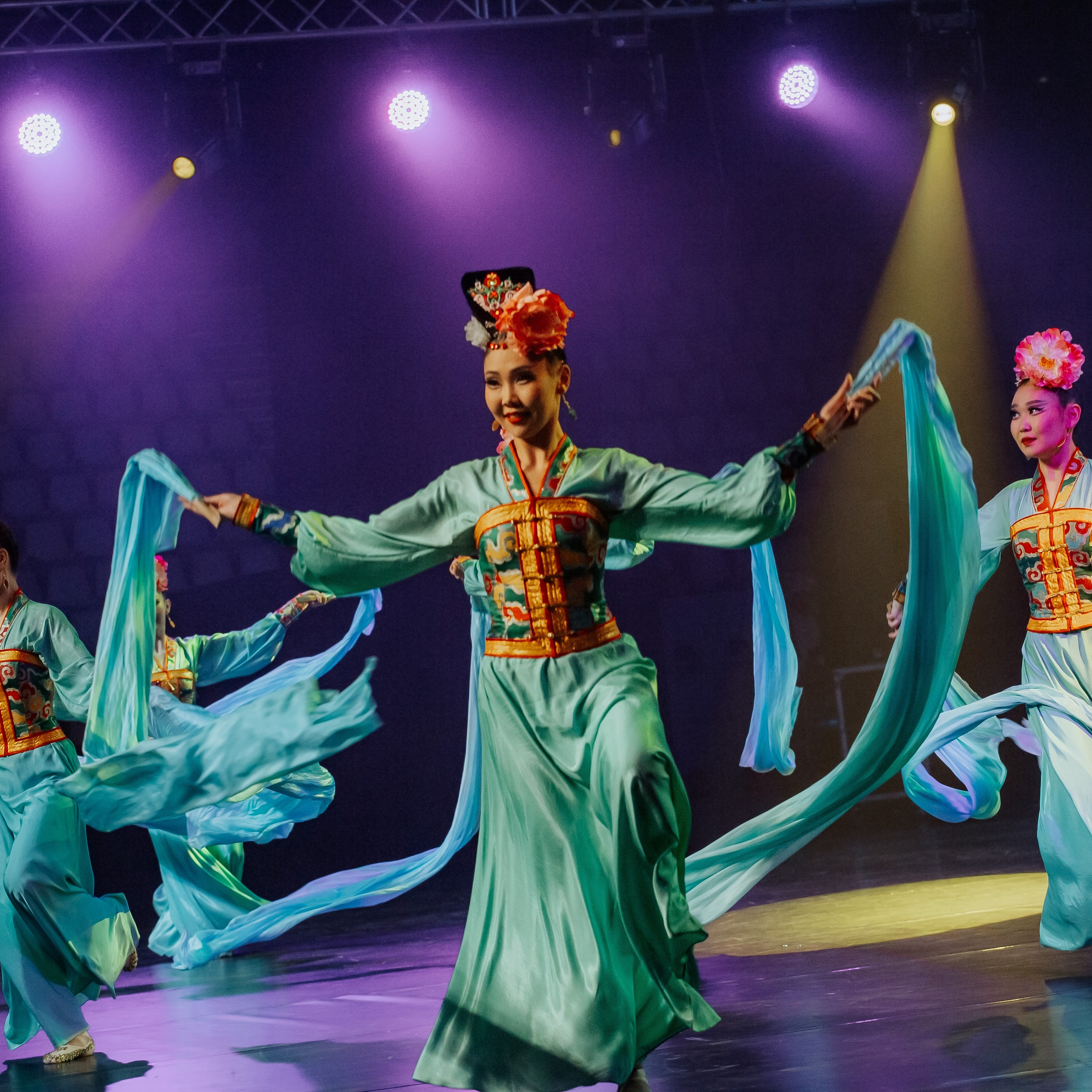 «Блеск Азии» Театр Байкал. Фотограф Алтай — Айсур Баксаргин