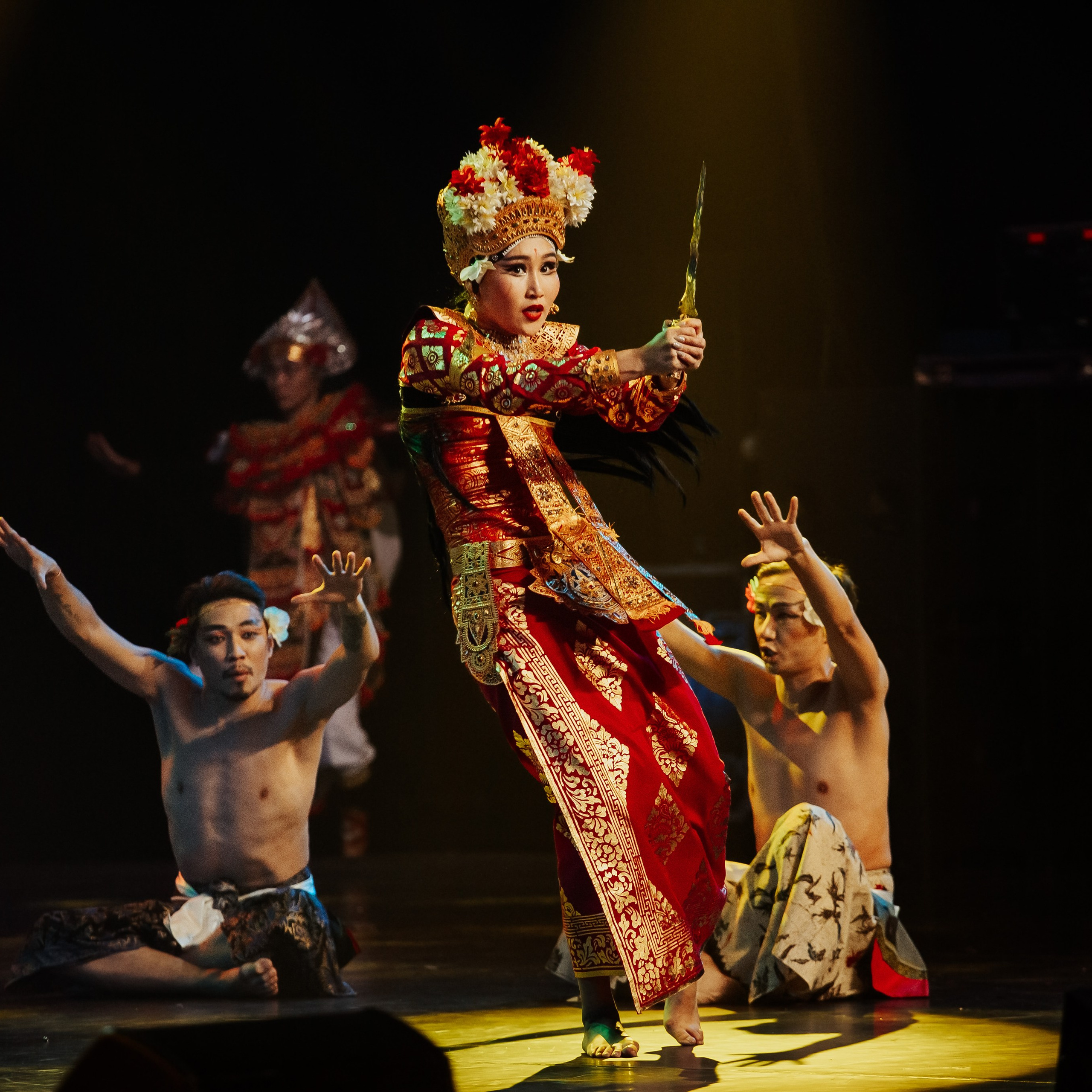 «Блеск Азии» Театр Байкал. Фотограф Алтай — Айсур Баксаргин