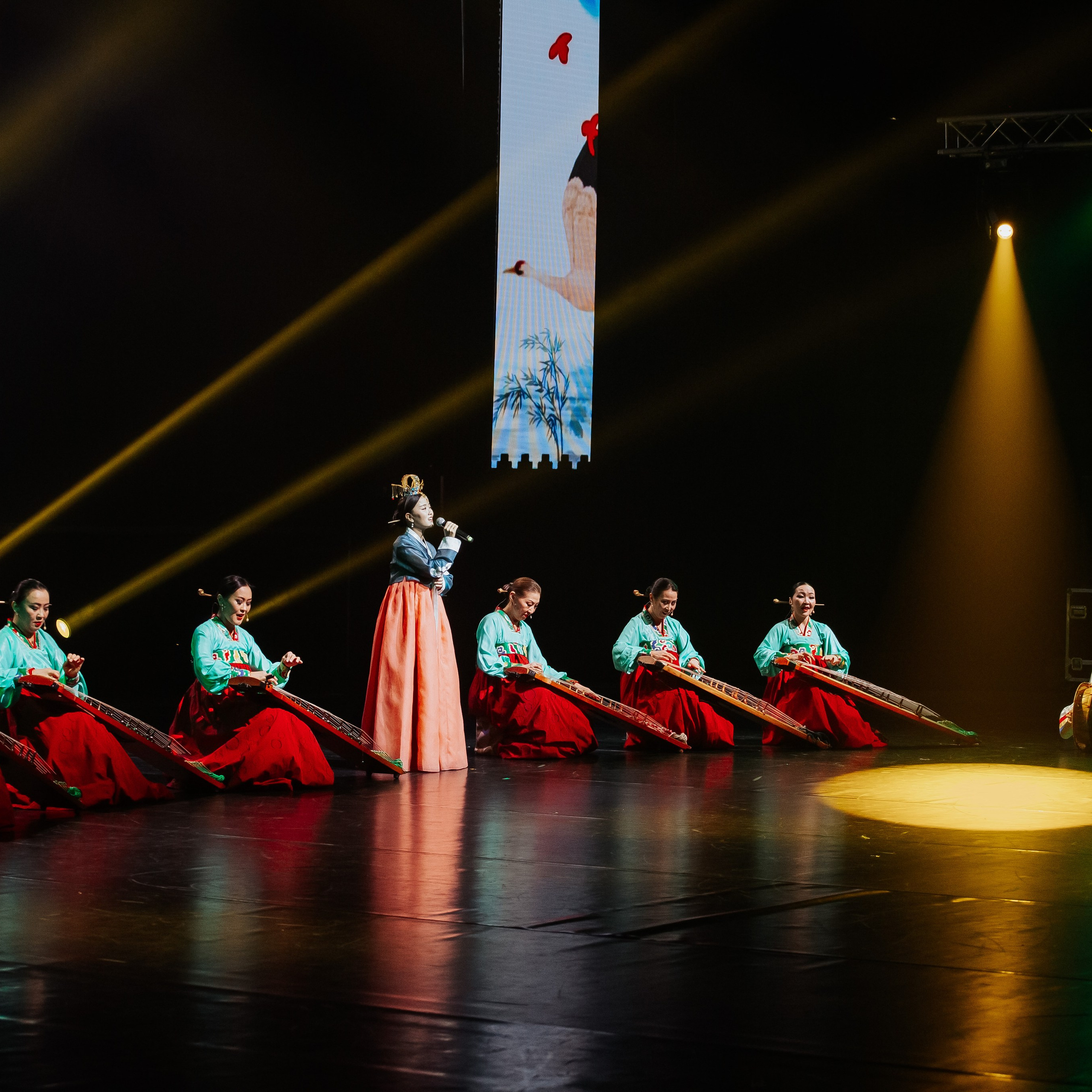 «Блеск Азии» Театр Байкал. Фотограф Алтай — Айсур Баксаргин