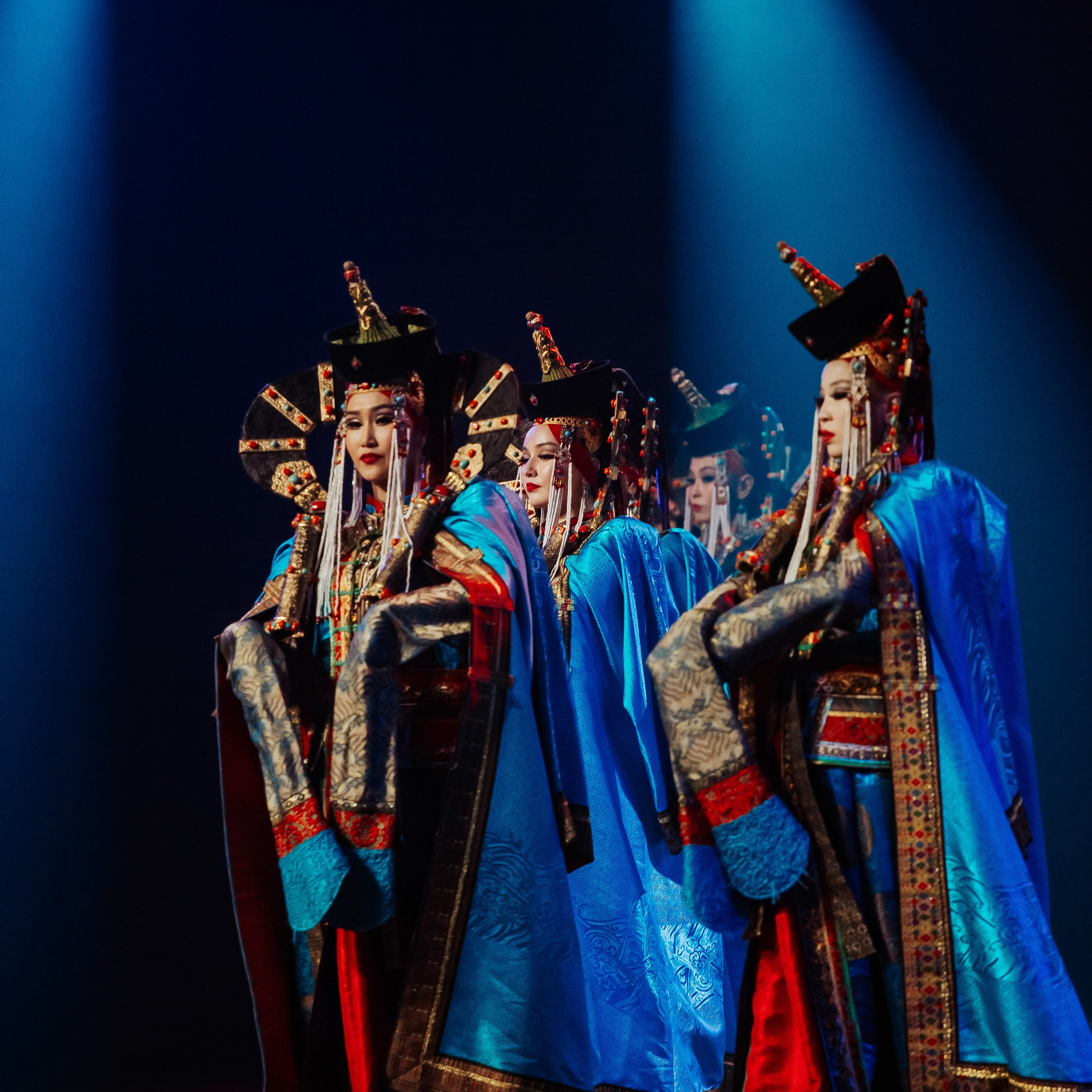«Блеск Азии» Театр Байкал. Фотограф Алтай — Айсур Баксаргин