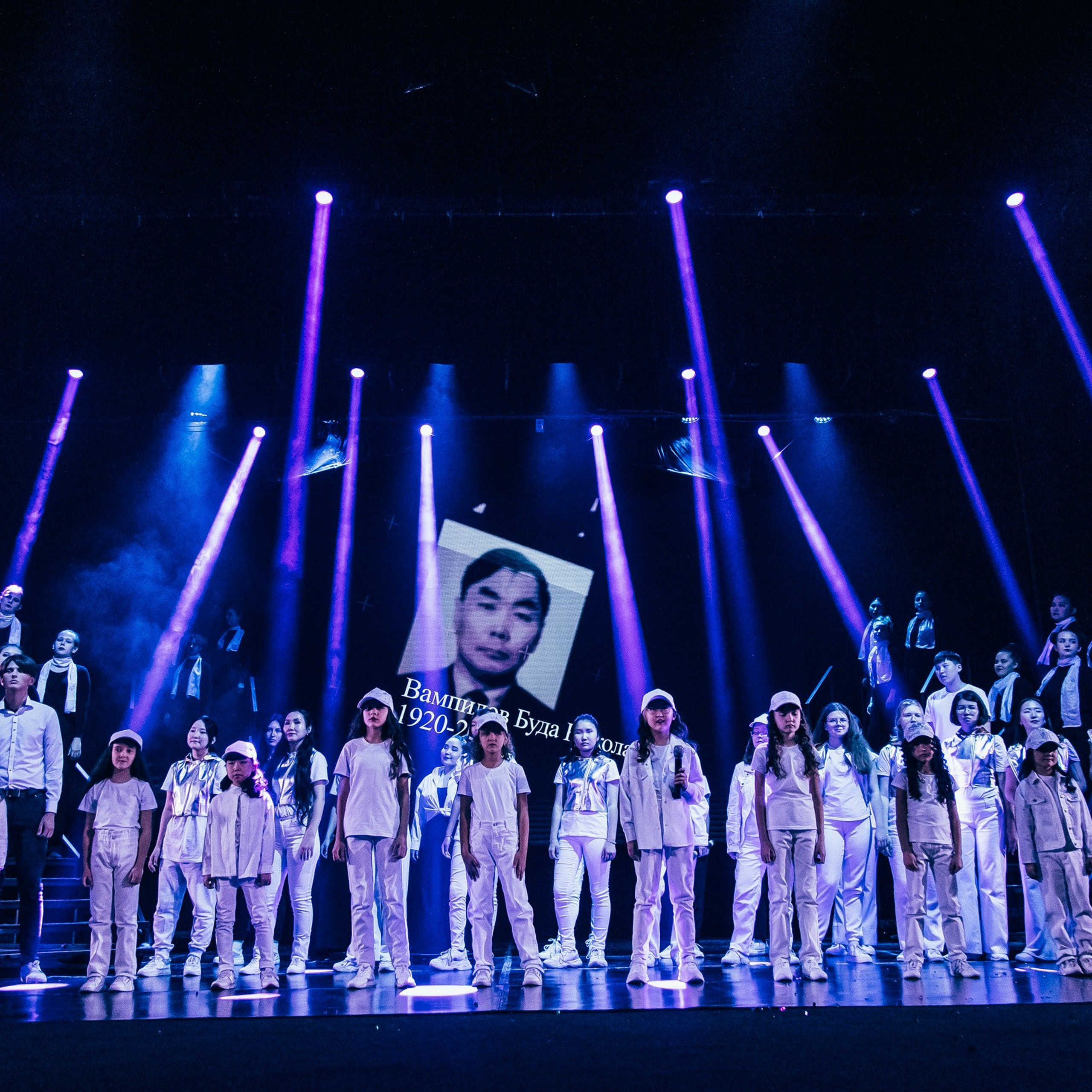 РЕЖИССЕРЫ. Фотограф Алтай — Айсур Баксаргин