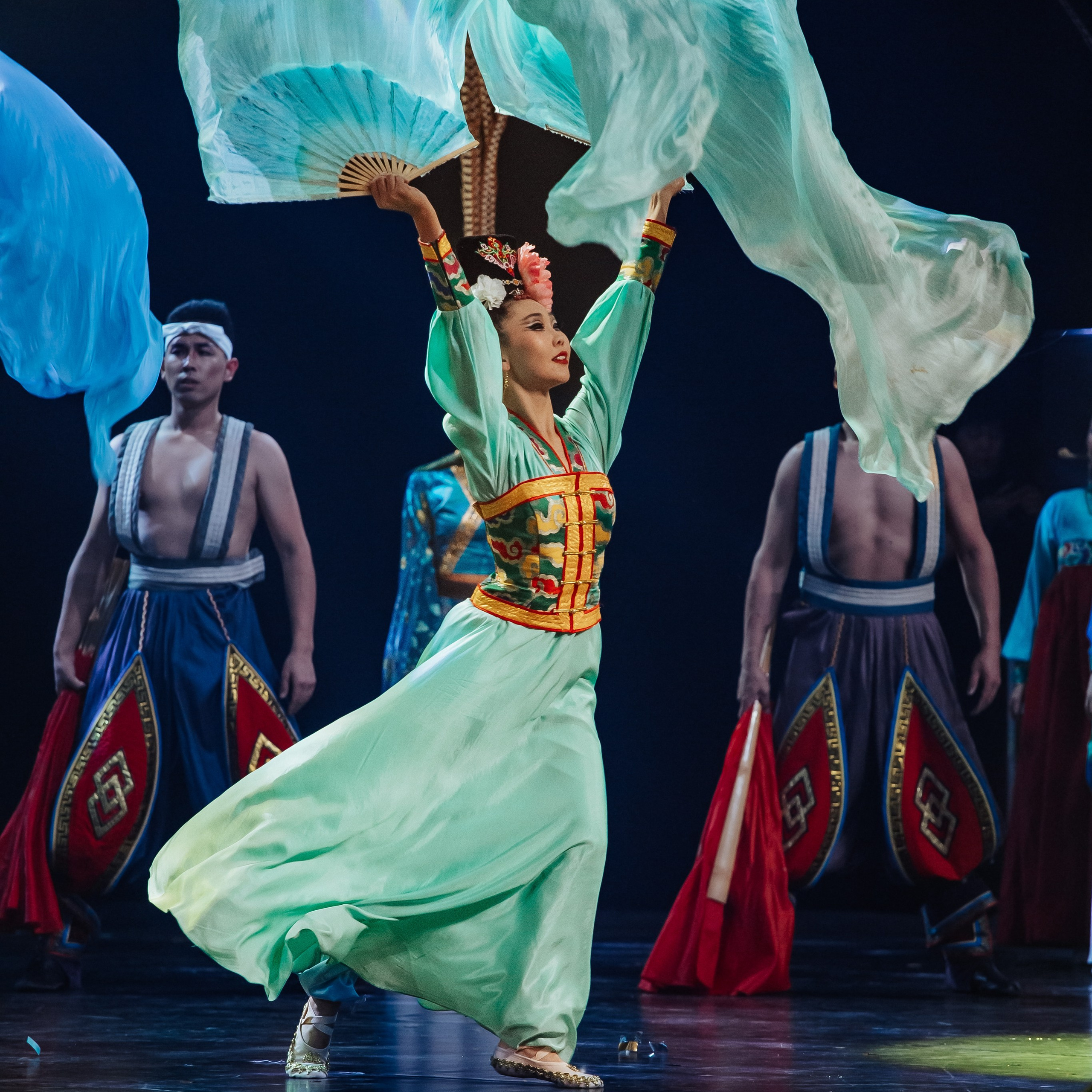 «Блеск Азии» Театр Байкал. Фотограф Алтай — Айсур Баксаргин