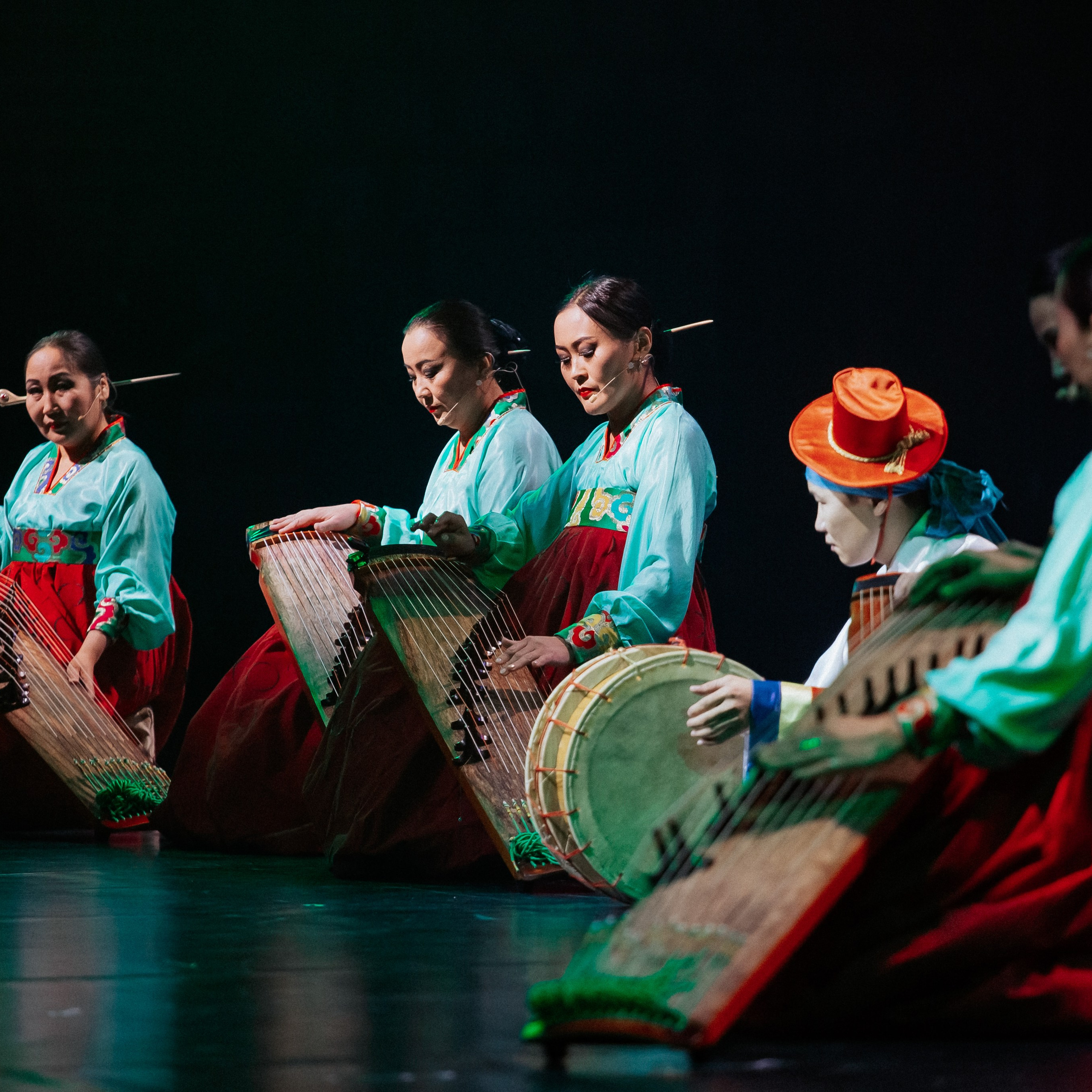 «Блеск Азии» Театр Байкал. Фотограф Алтай — Айсур Баксаргин