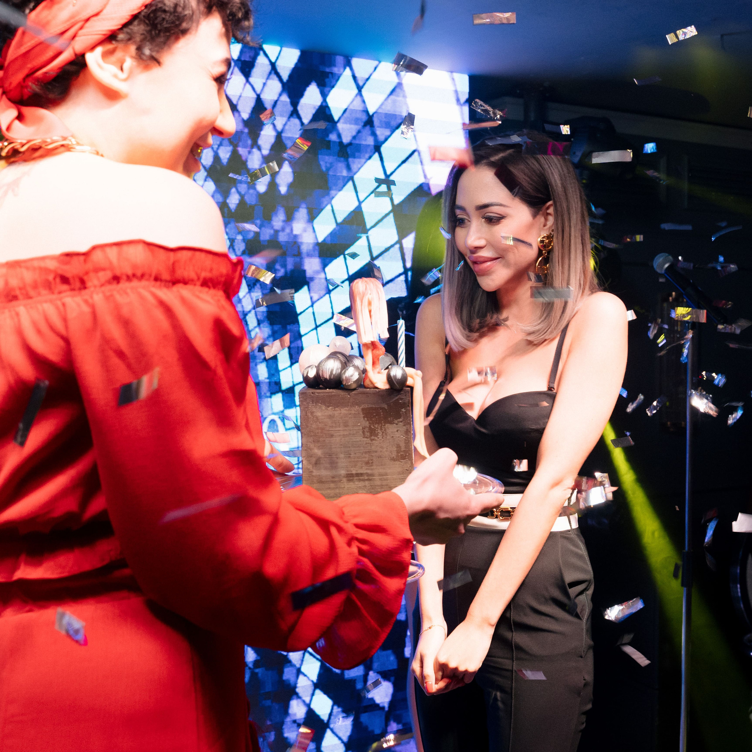 День рождения в караоке