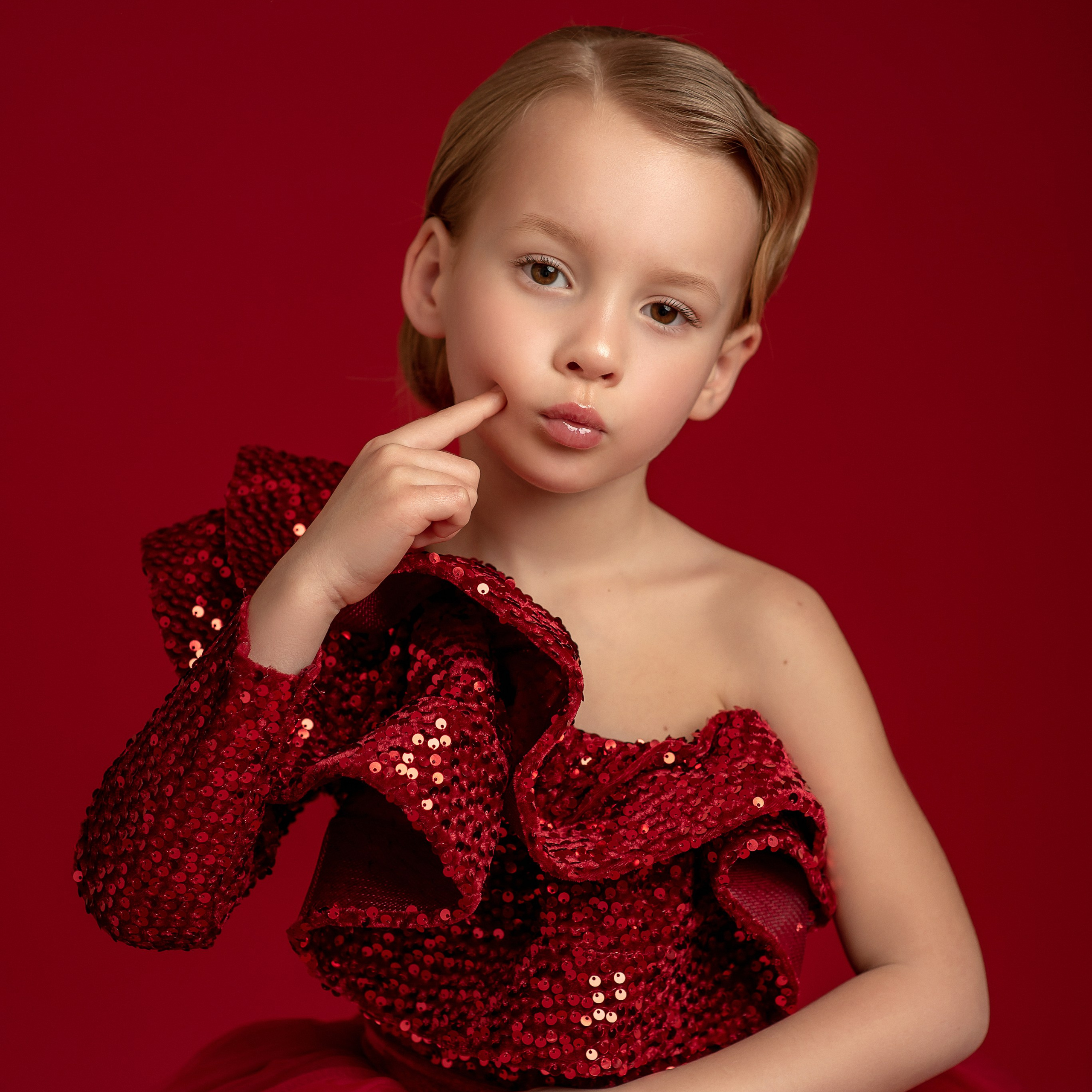 Полина в шляпке