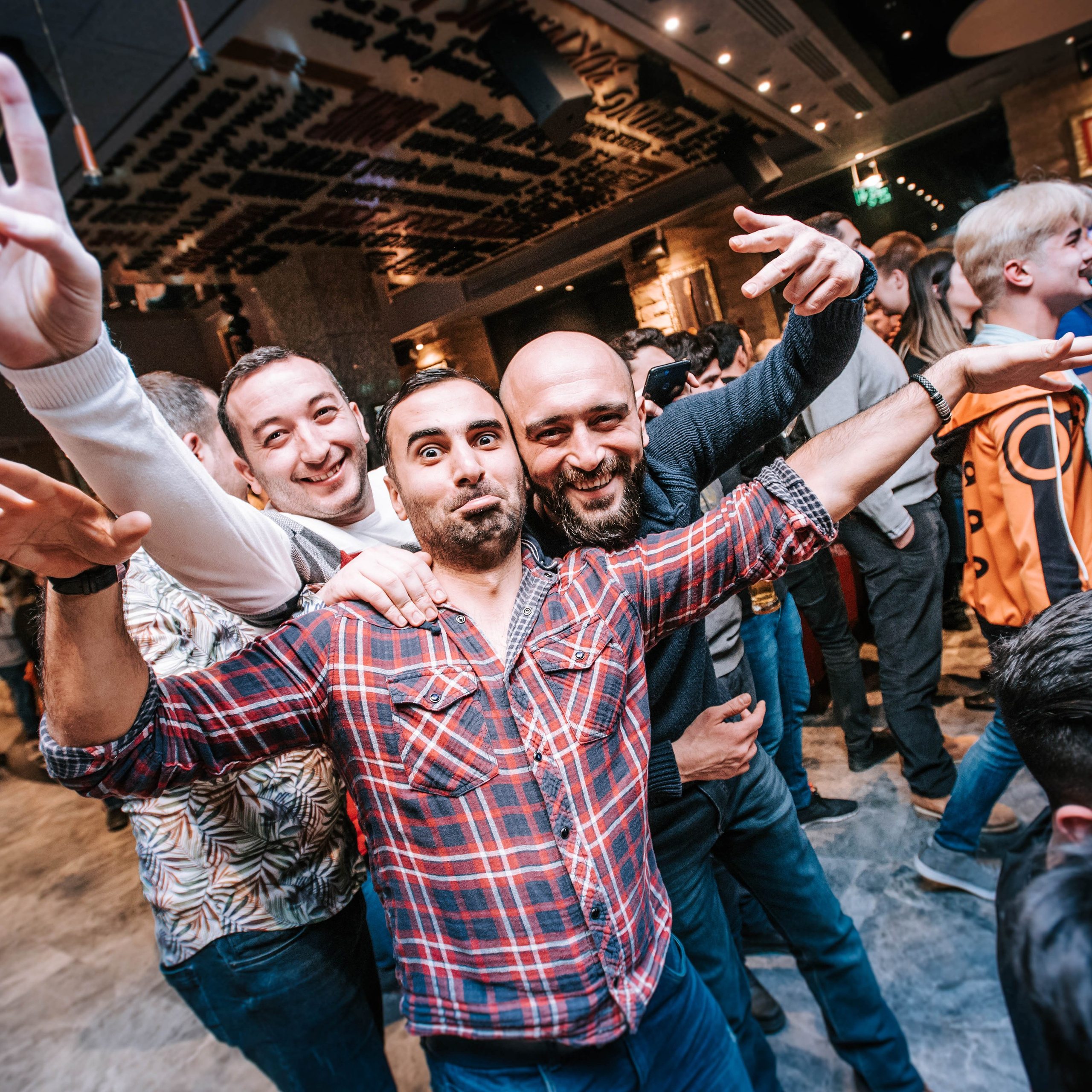 Behrusson — видеограф и фотограф в Москве. Кадр — это решение, не случайность