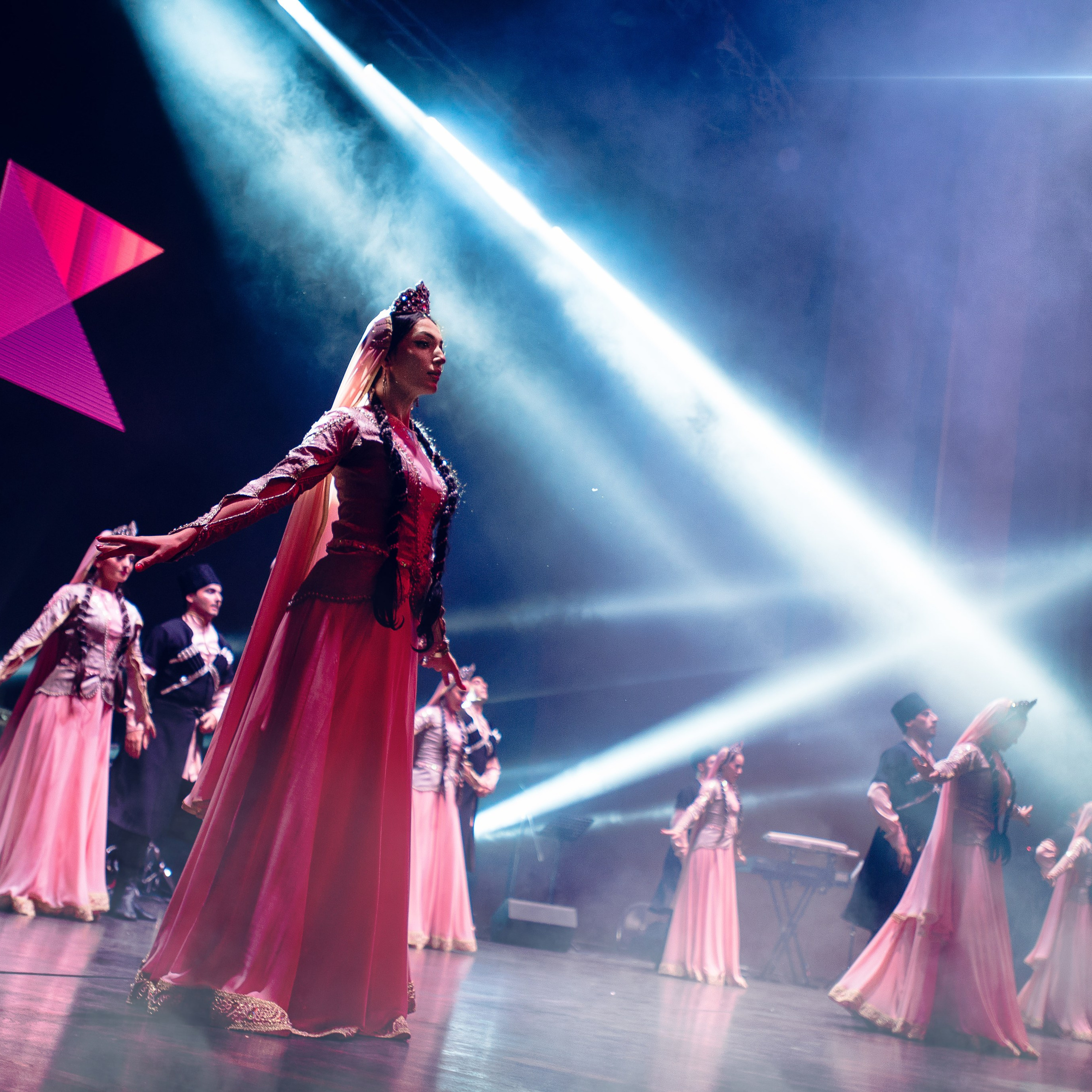 Behrusson — видеограф и фотограф в Москве. Кадр — это решение, не случайность