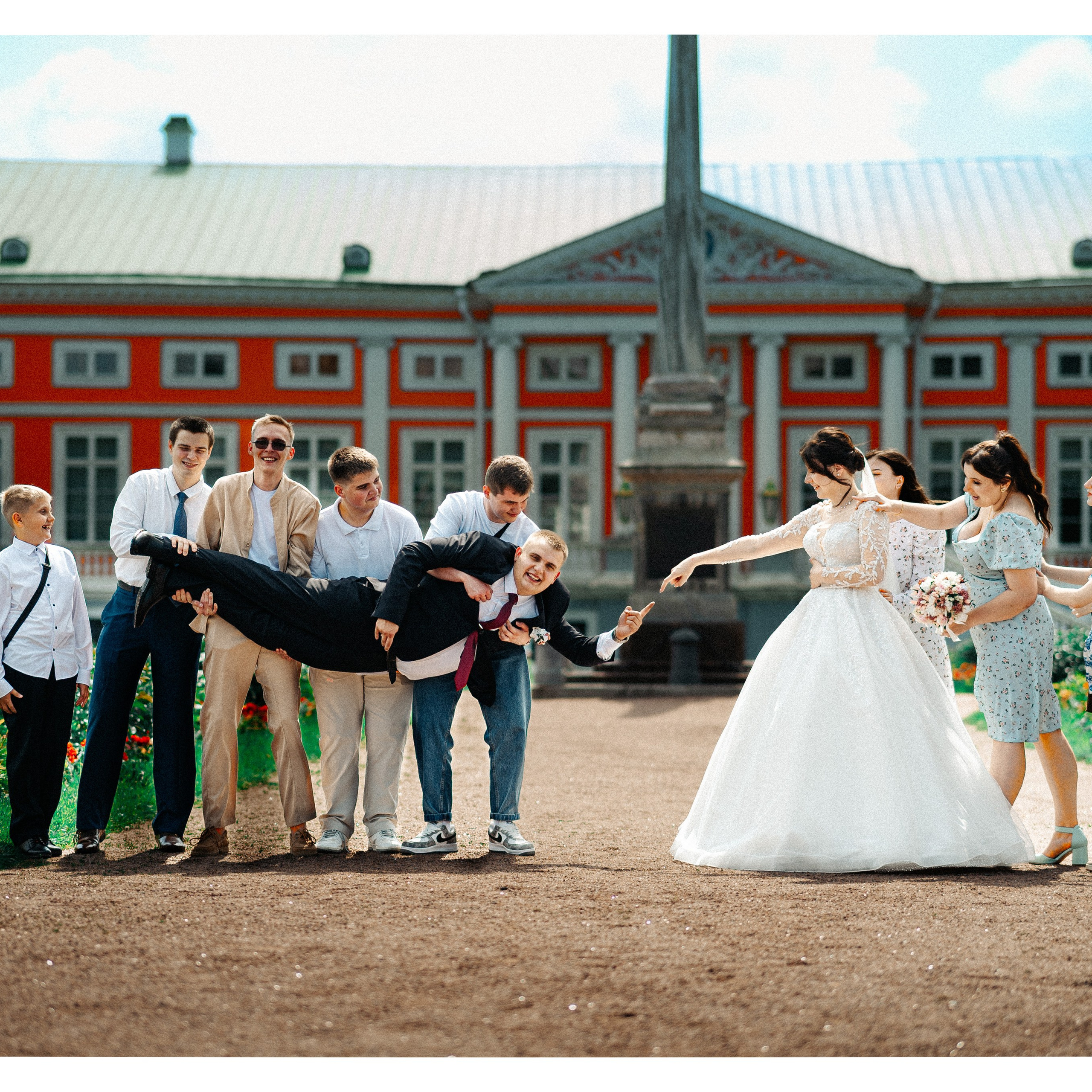 Behrusson — видеограф и фотограф в Москве. Кадр — это решение, не случайность