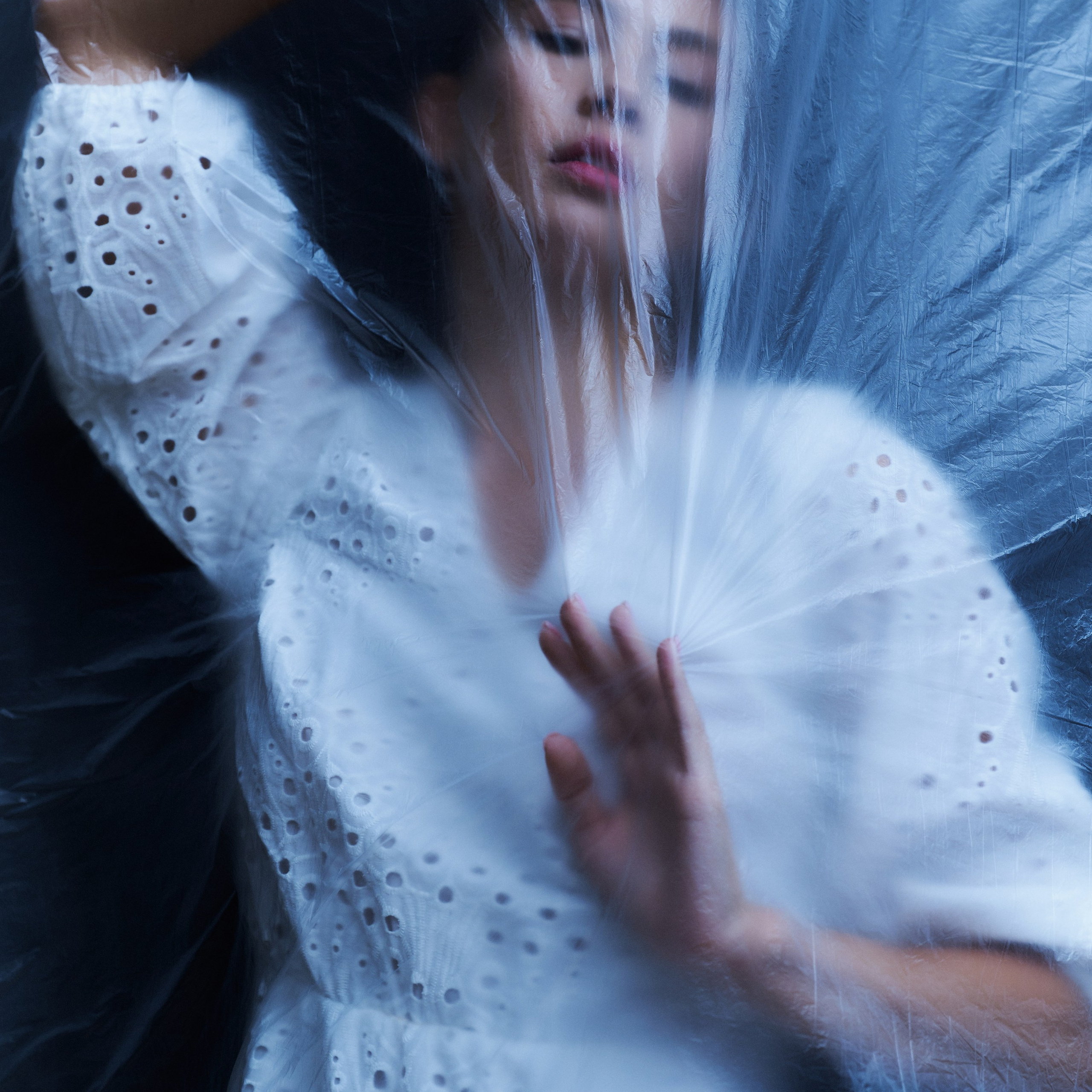 Сюрреалистичный