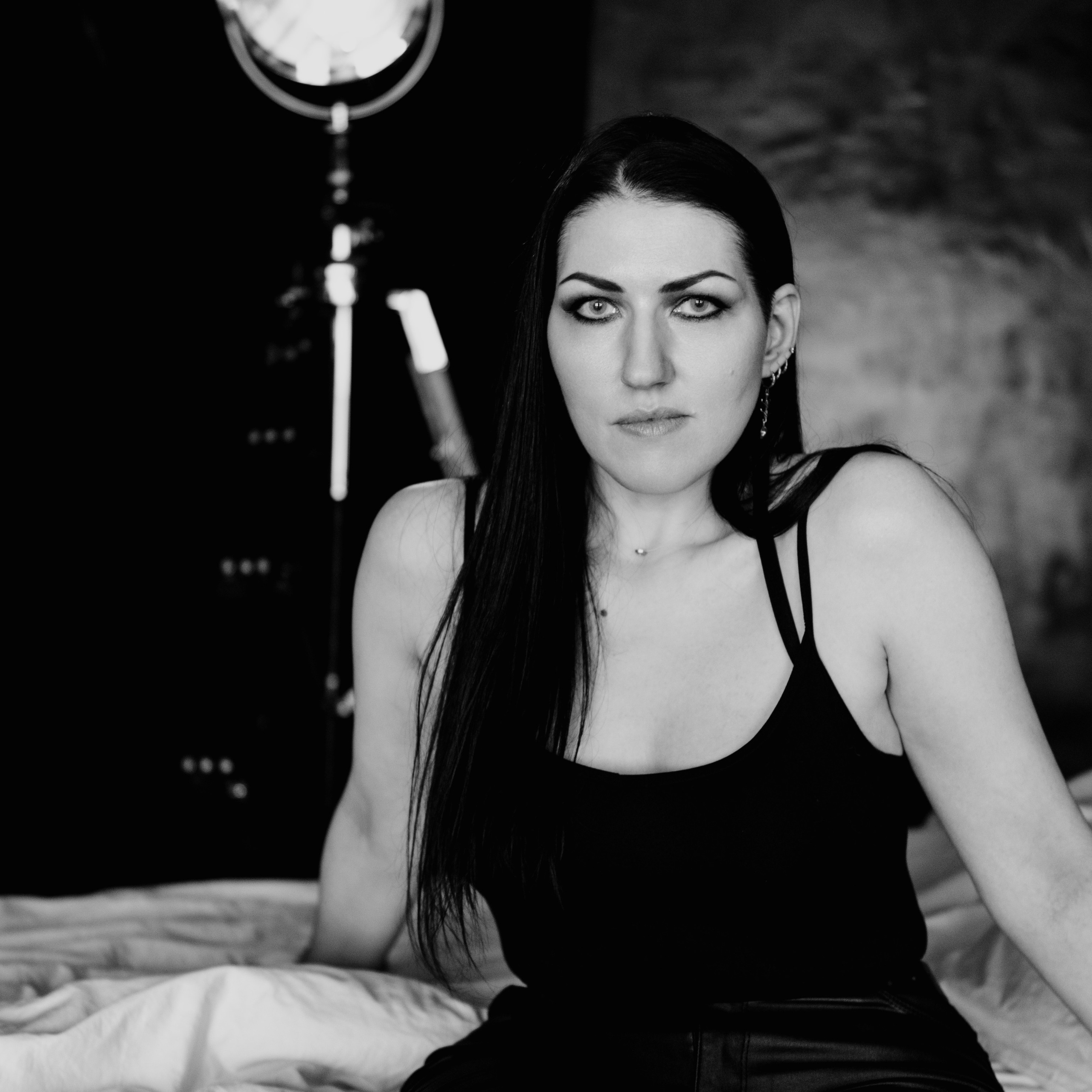 Фотосессия Маши в студии в ч/б