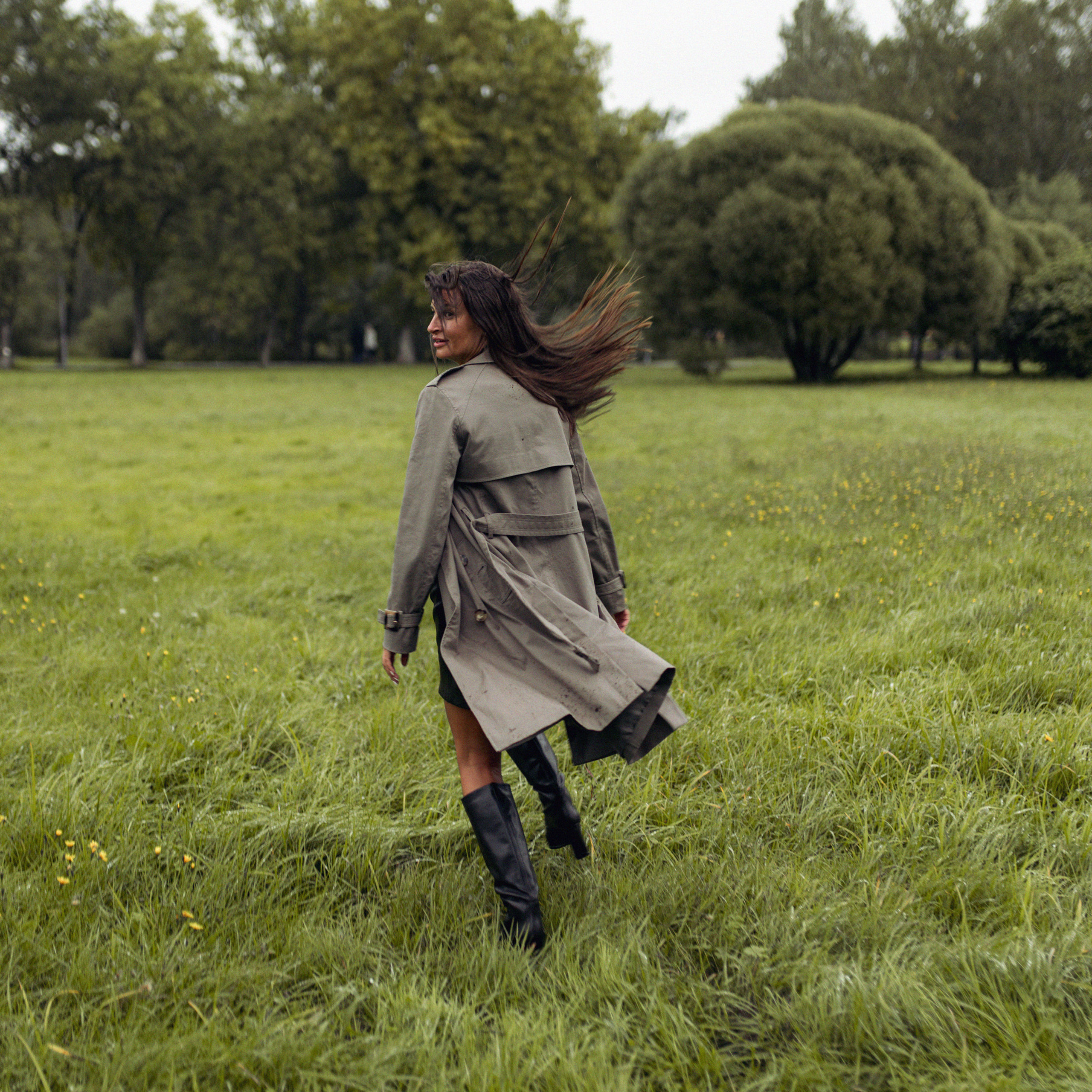 Аня и дождь в Питере. Фотограф Мария Сваридзе
