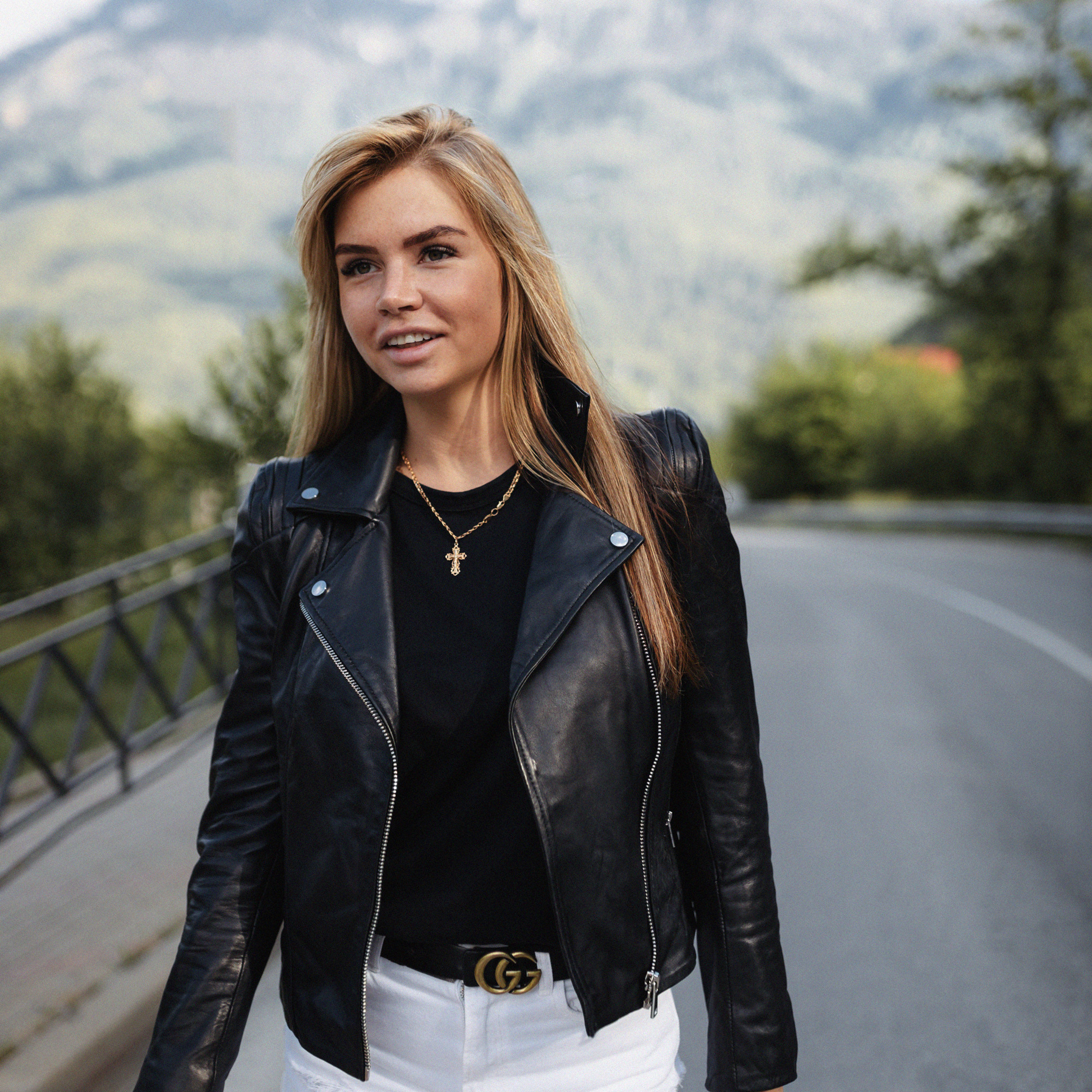 Катя в горах. Фотограф Мария Сваридзе