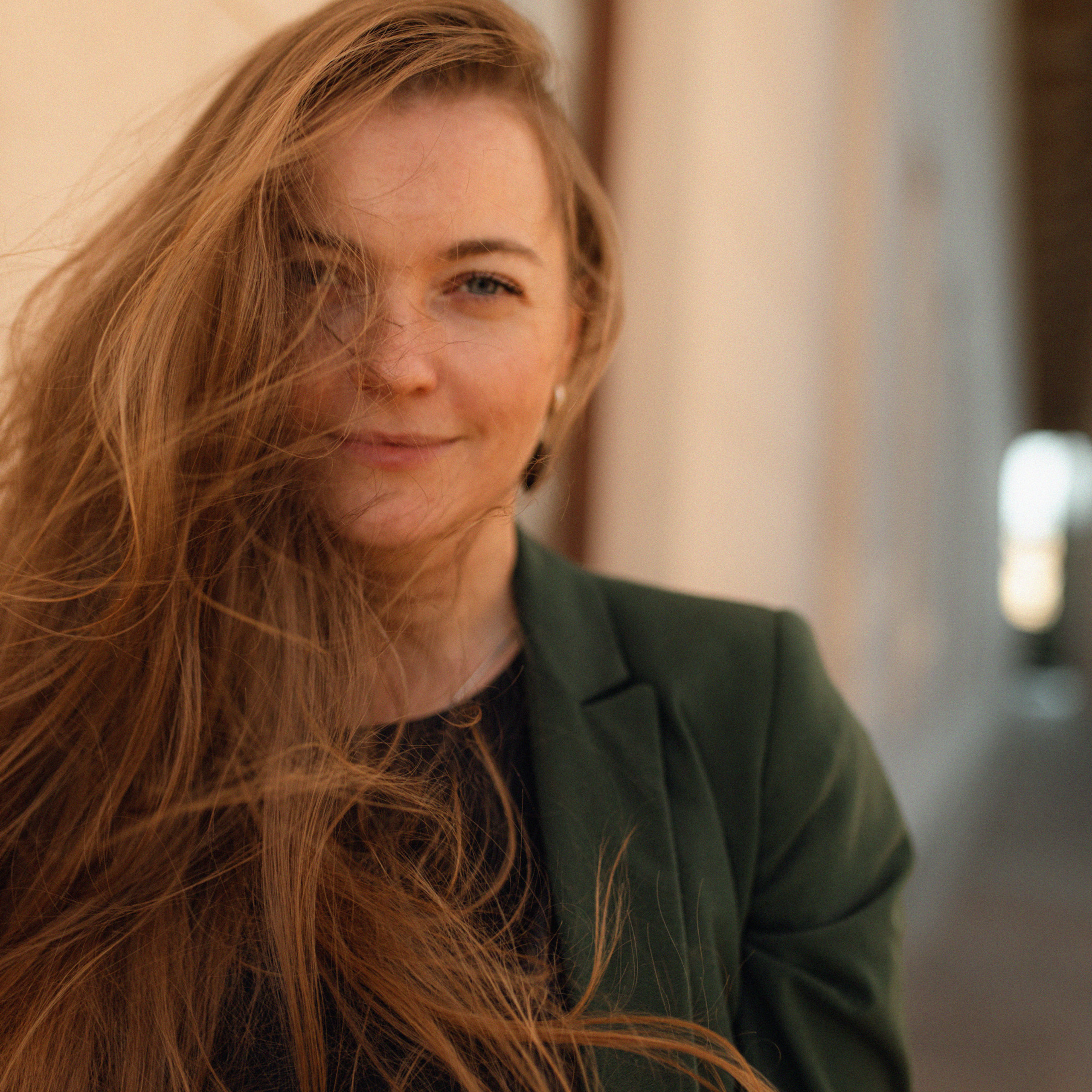 Надя, театр, море. Фотограф Мария Сваридзе