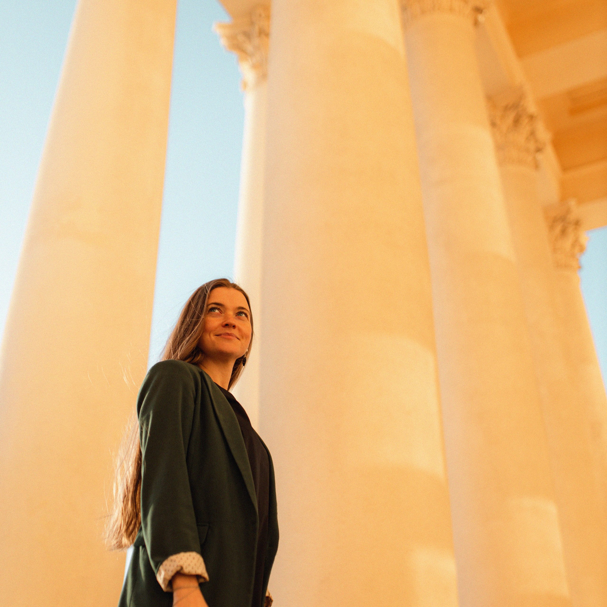 Надя, театр, море. Фотограф Мария Сваридзе