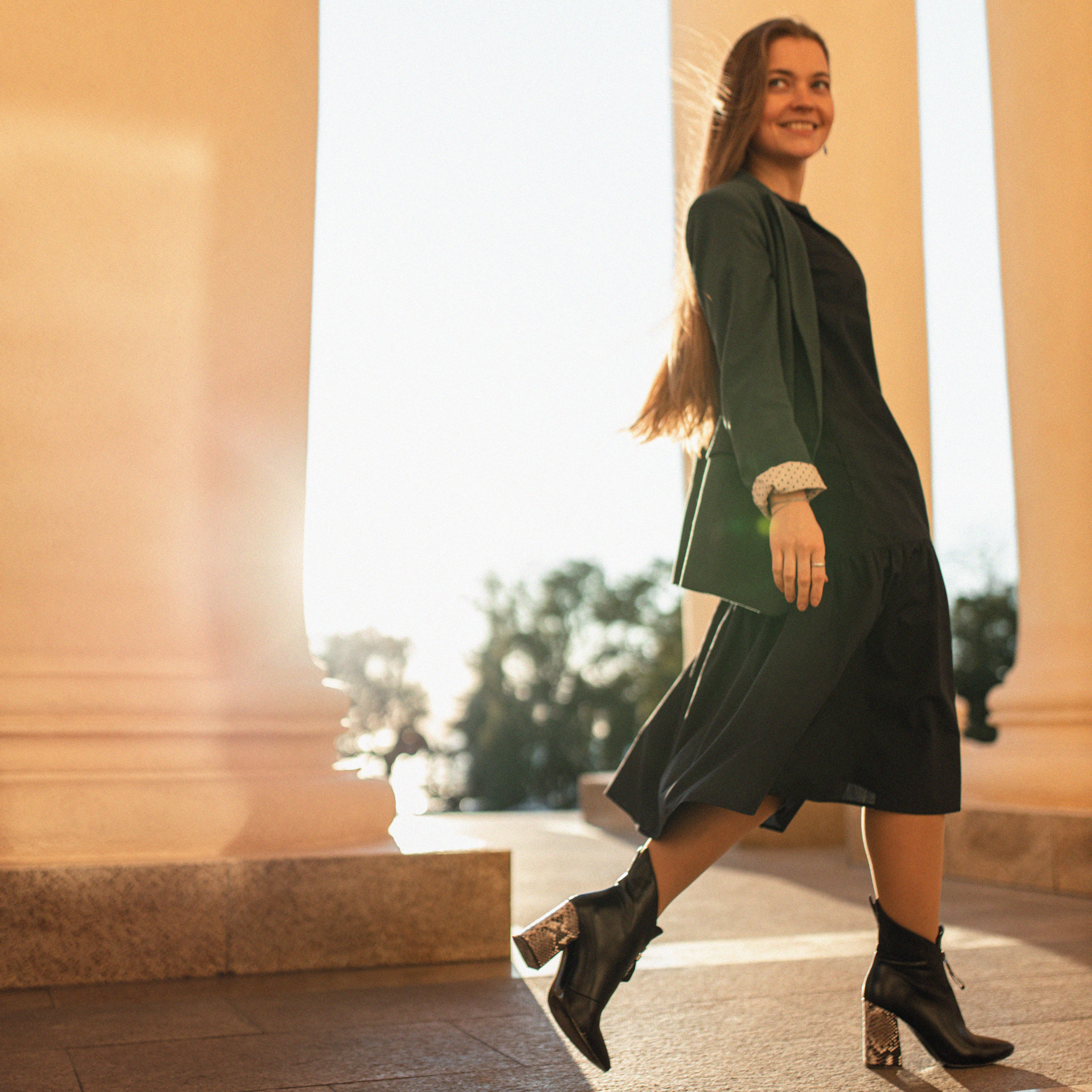 Надя, театр, море. Фотограф Мария Сваридзе