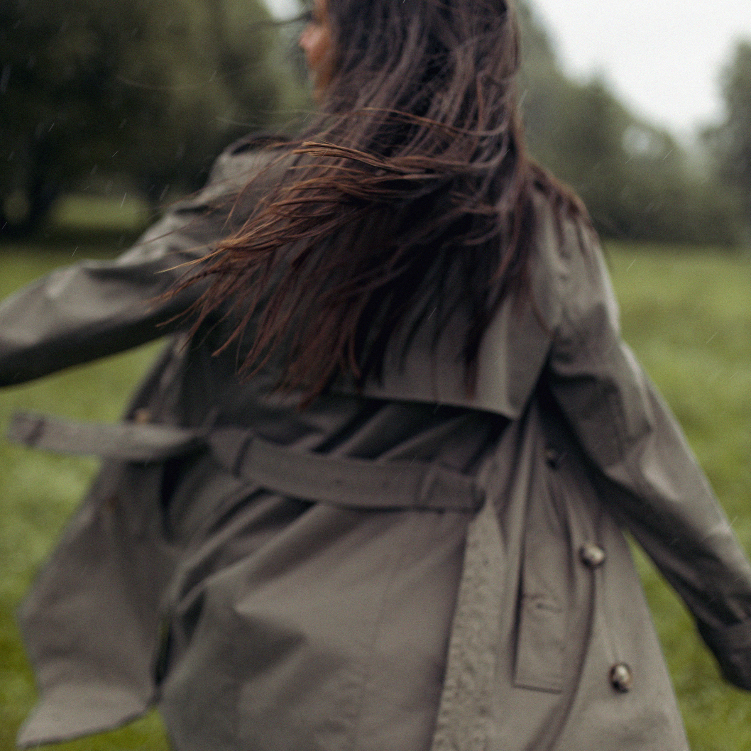 Аня и дождь в Питере. Фотограф Мария Сваридзе