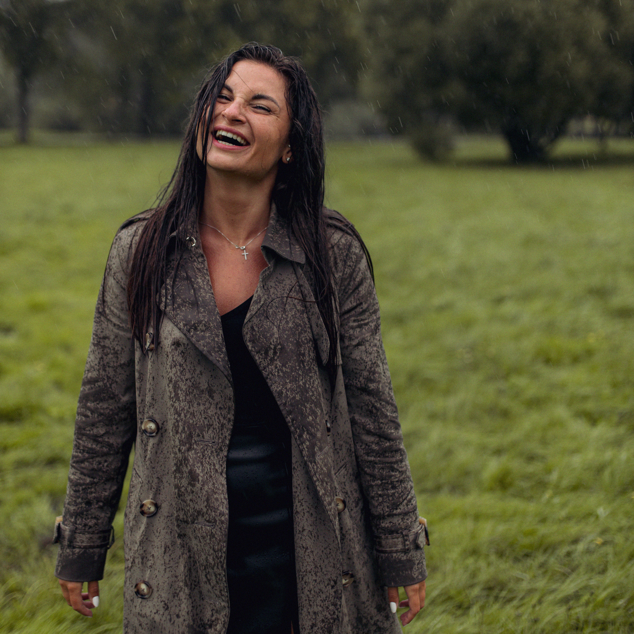 Аня и дождь в Питере. Фотограф Мария Сваридзе