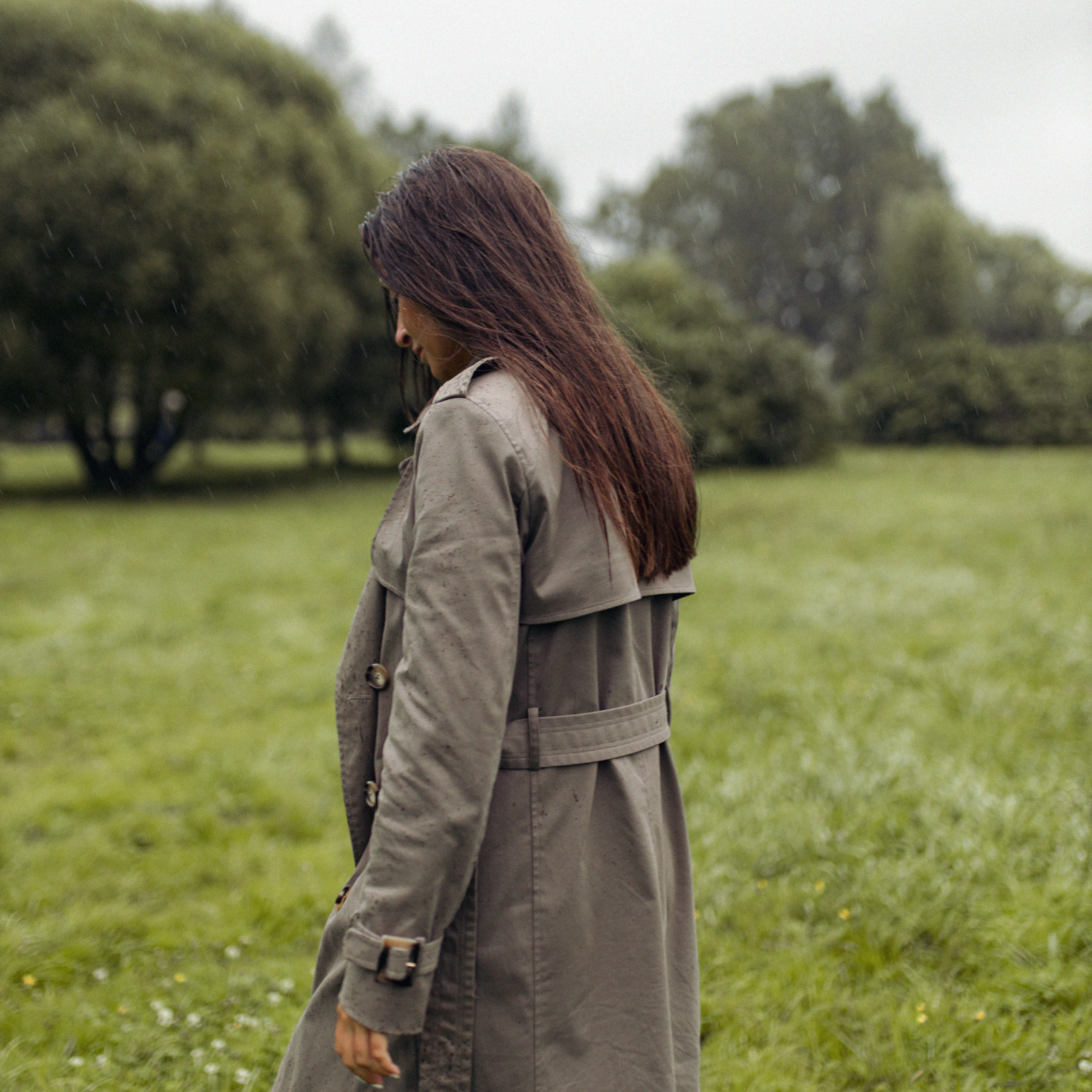 Аня и дождь в Питере. Фотограф Мария Сваридзе