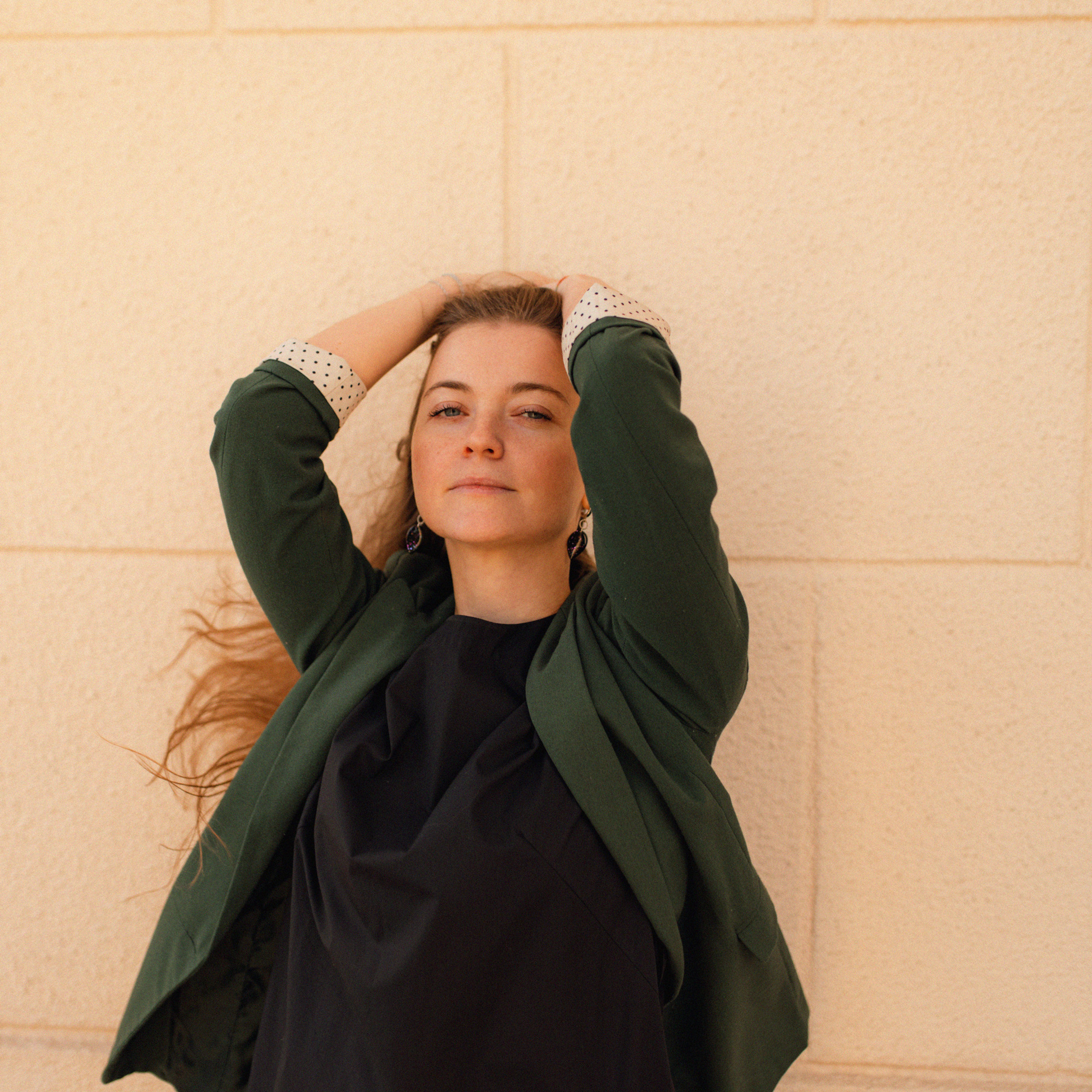 Надя, театр, море. Фотограф Мария Сваридзе