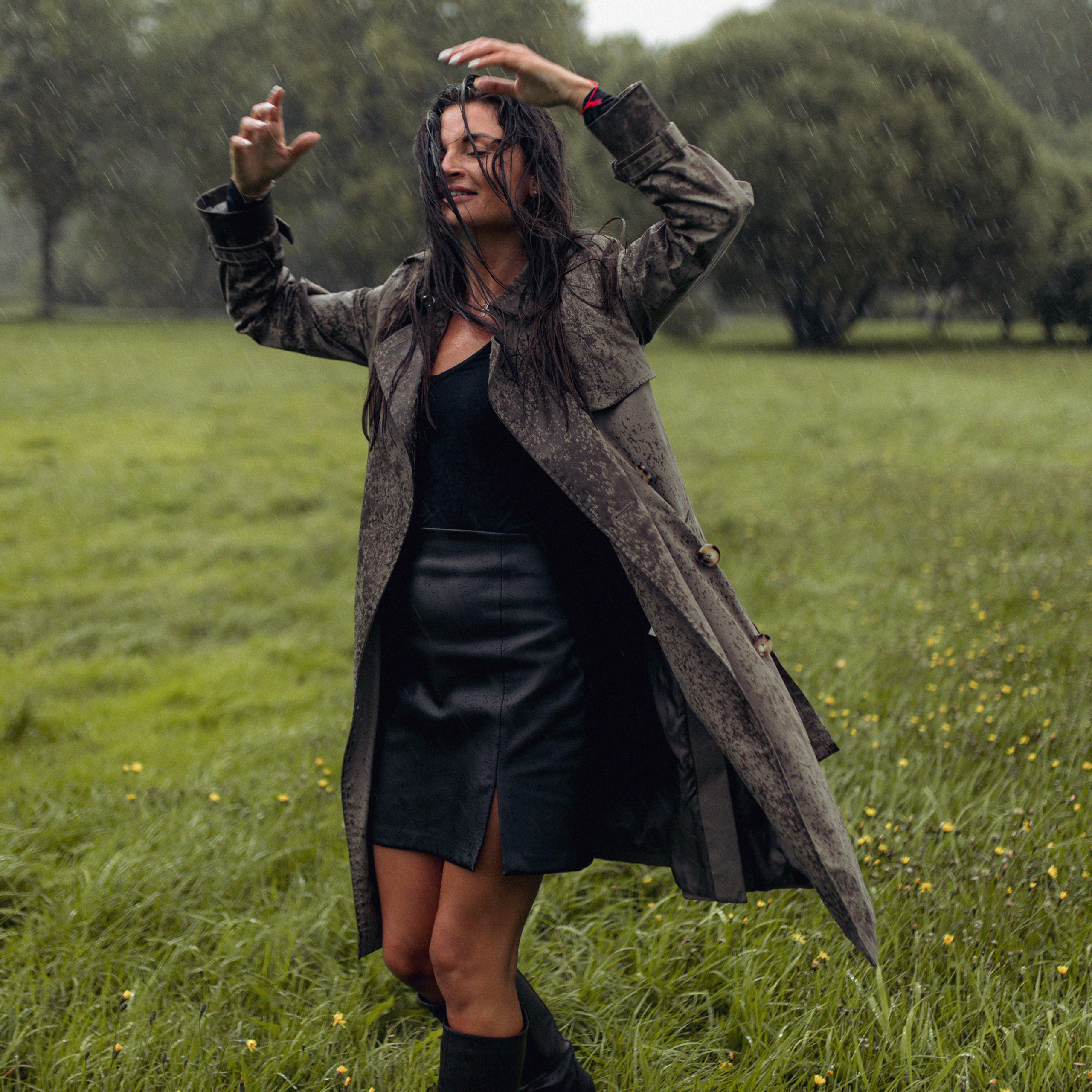 Аня и дождь в Питере. Фотограф Мария Сваридзе