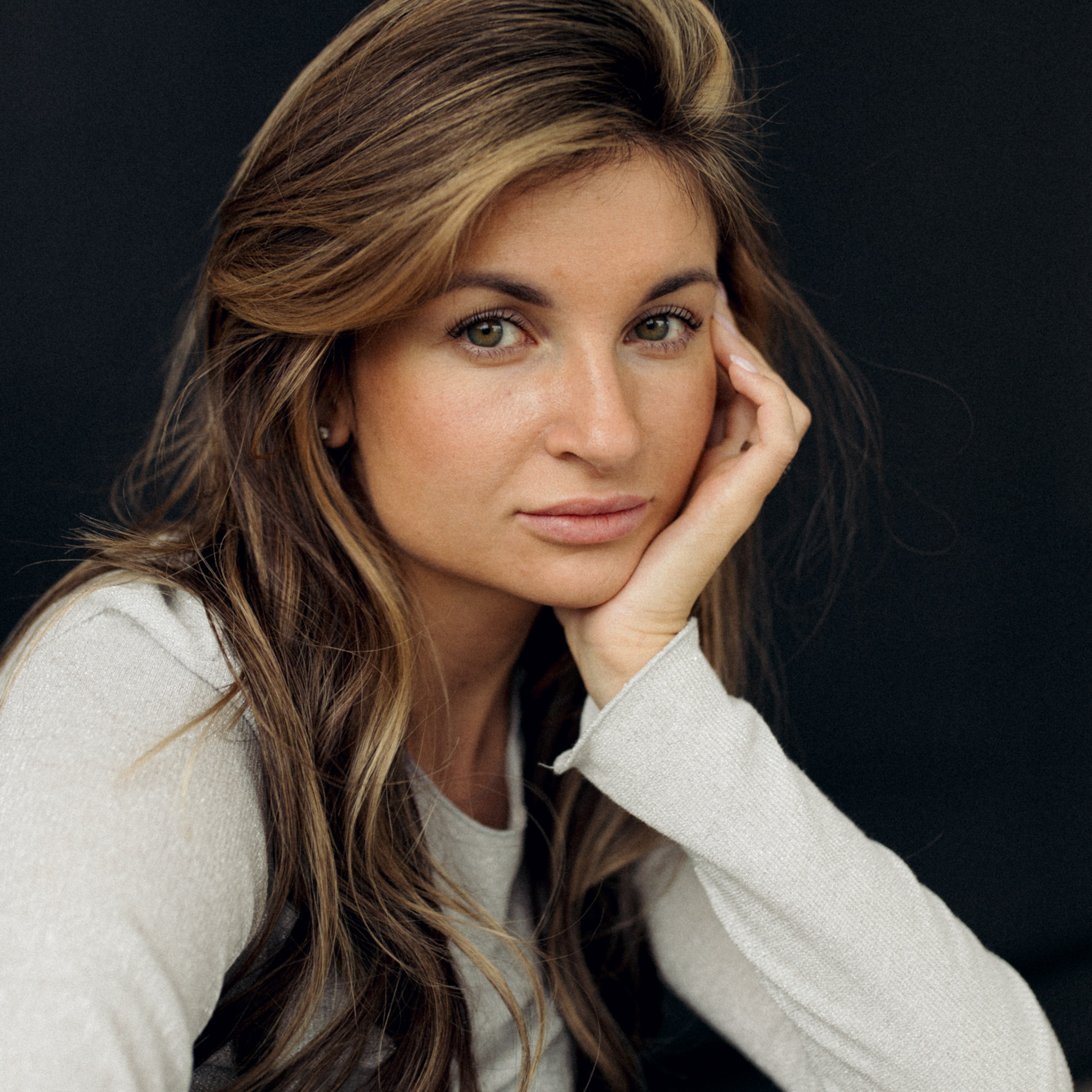 Аня в студии. Фотограф Мария Сваридзе