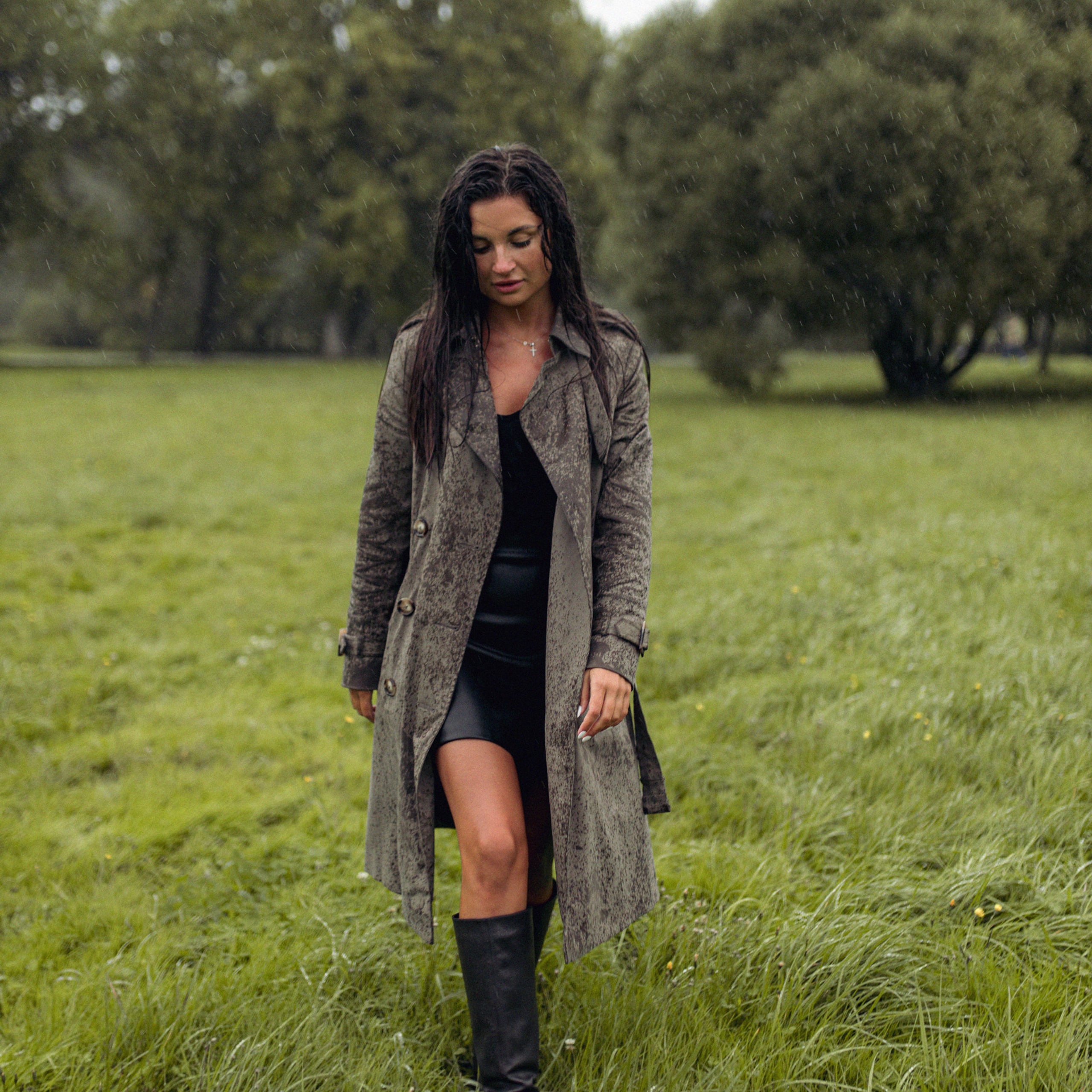 Аня и дождь в Питере. Фотограф Мария Сваридзе