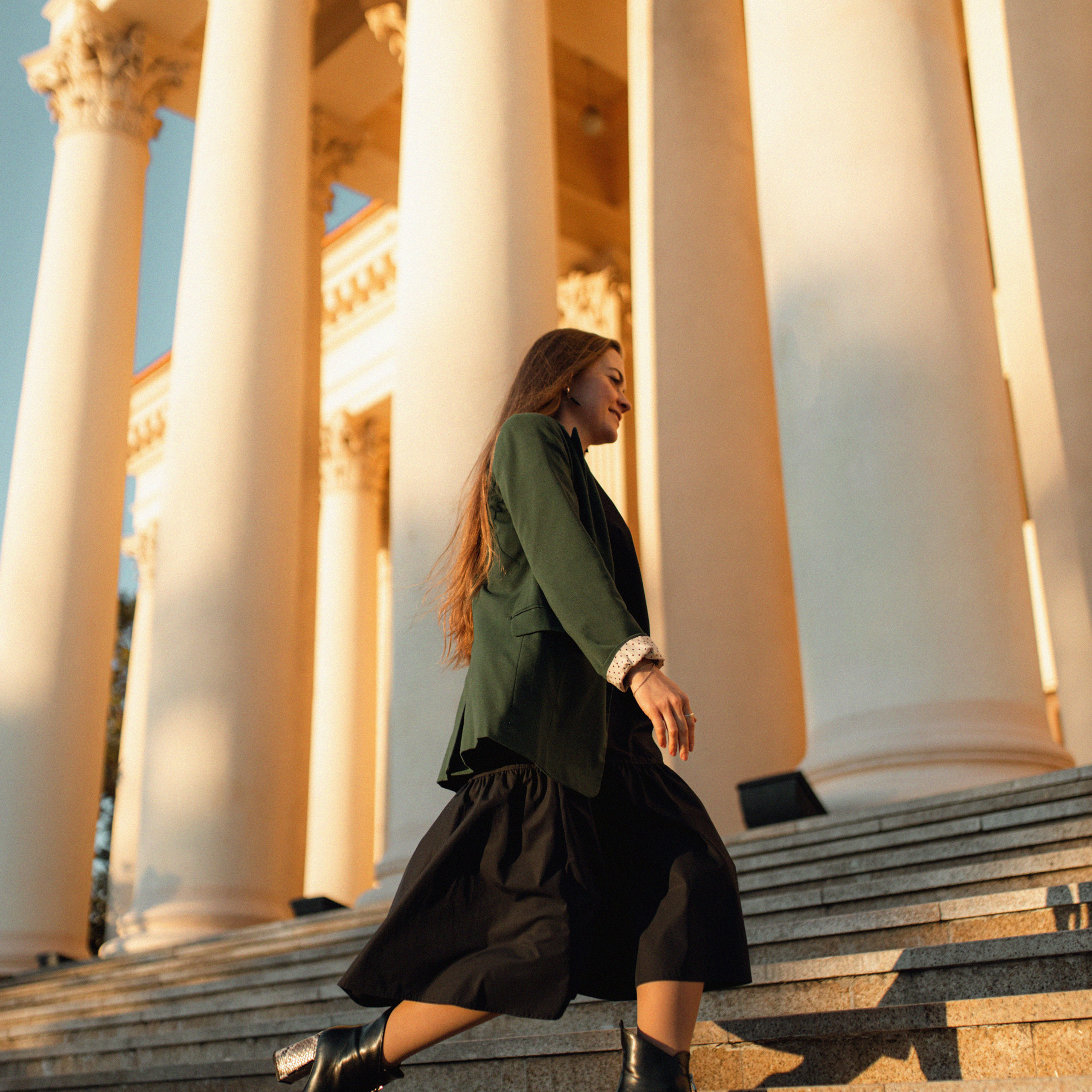 Надя, театр, море. Фотограф Мария Сваридзе