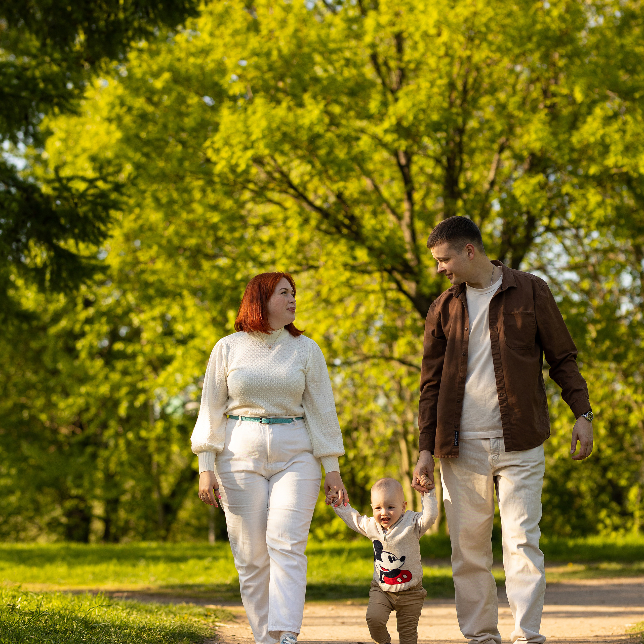 дружная семья на фотосессии