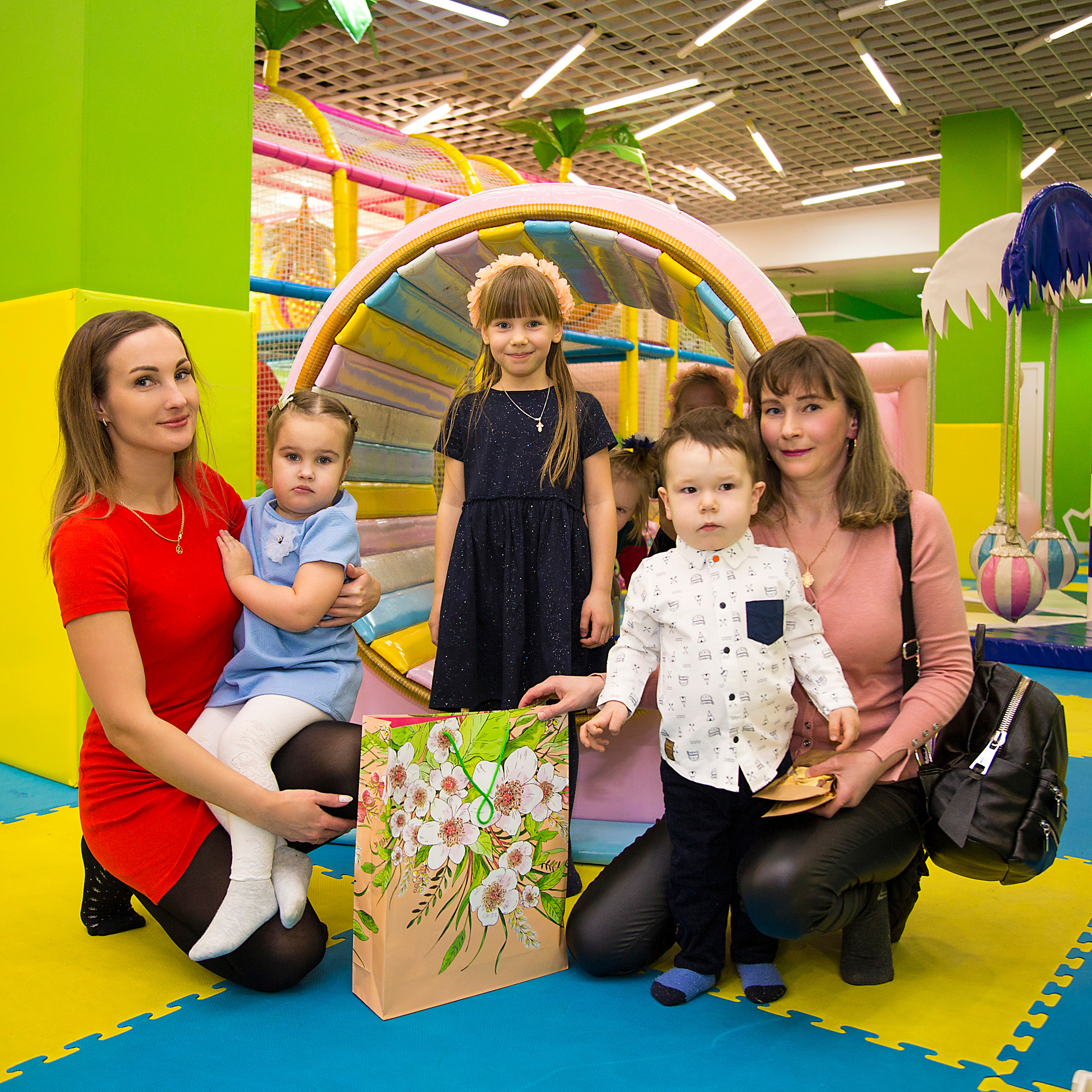 День рождения в игровой комнате. Семейный и свадебный фотограф в Санкт-Петербурге Татьяна Швыкова