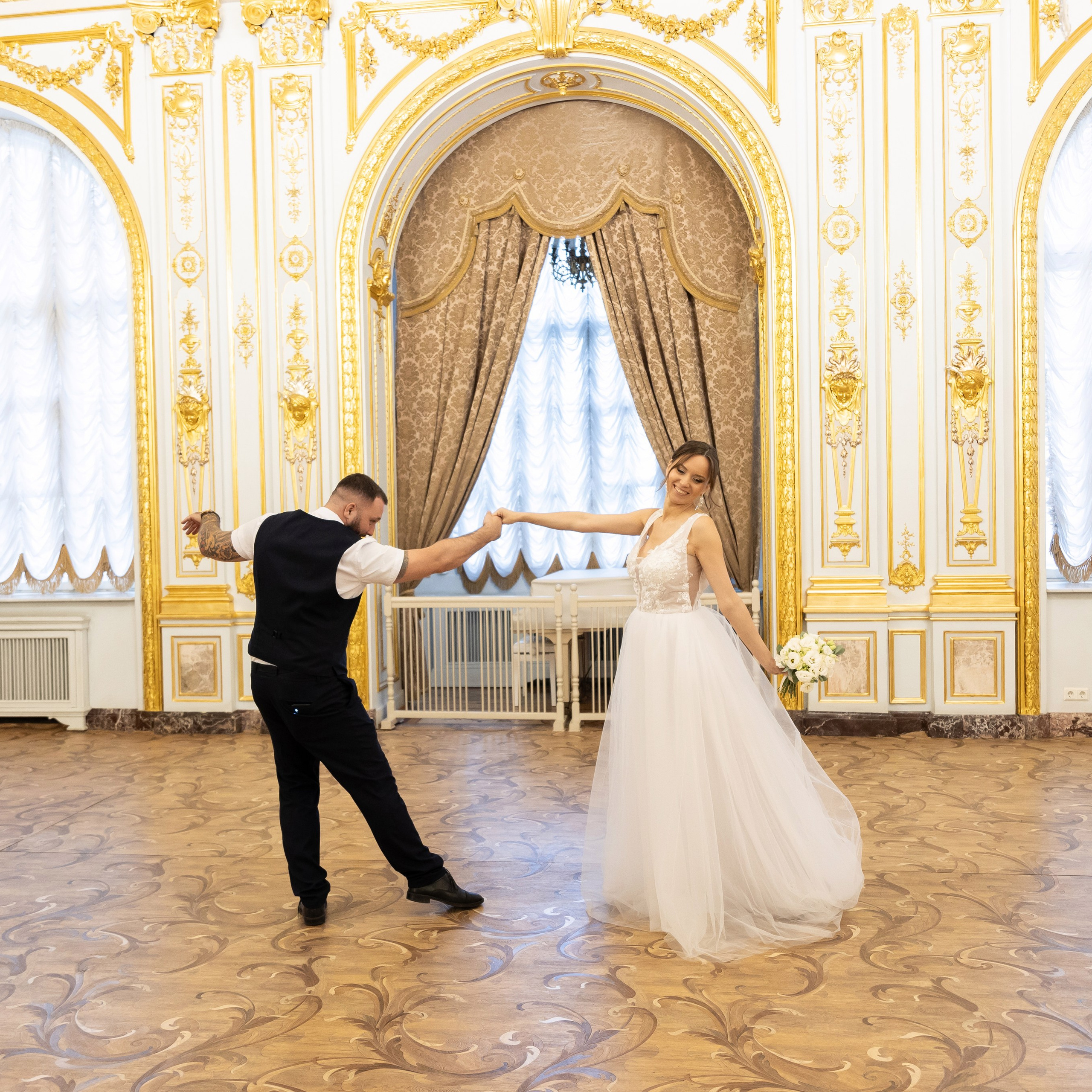 Свадебная фотосессия в Особняке Половцова. Семейный и свадебный фотограф в Санкт-Петербурге Татьяна Швыкова